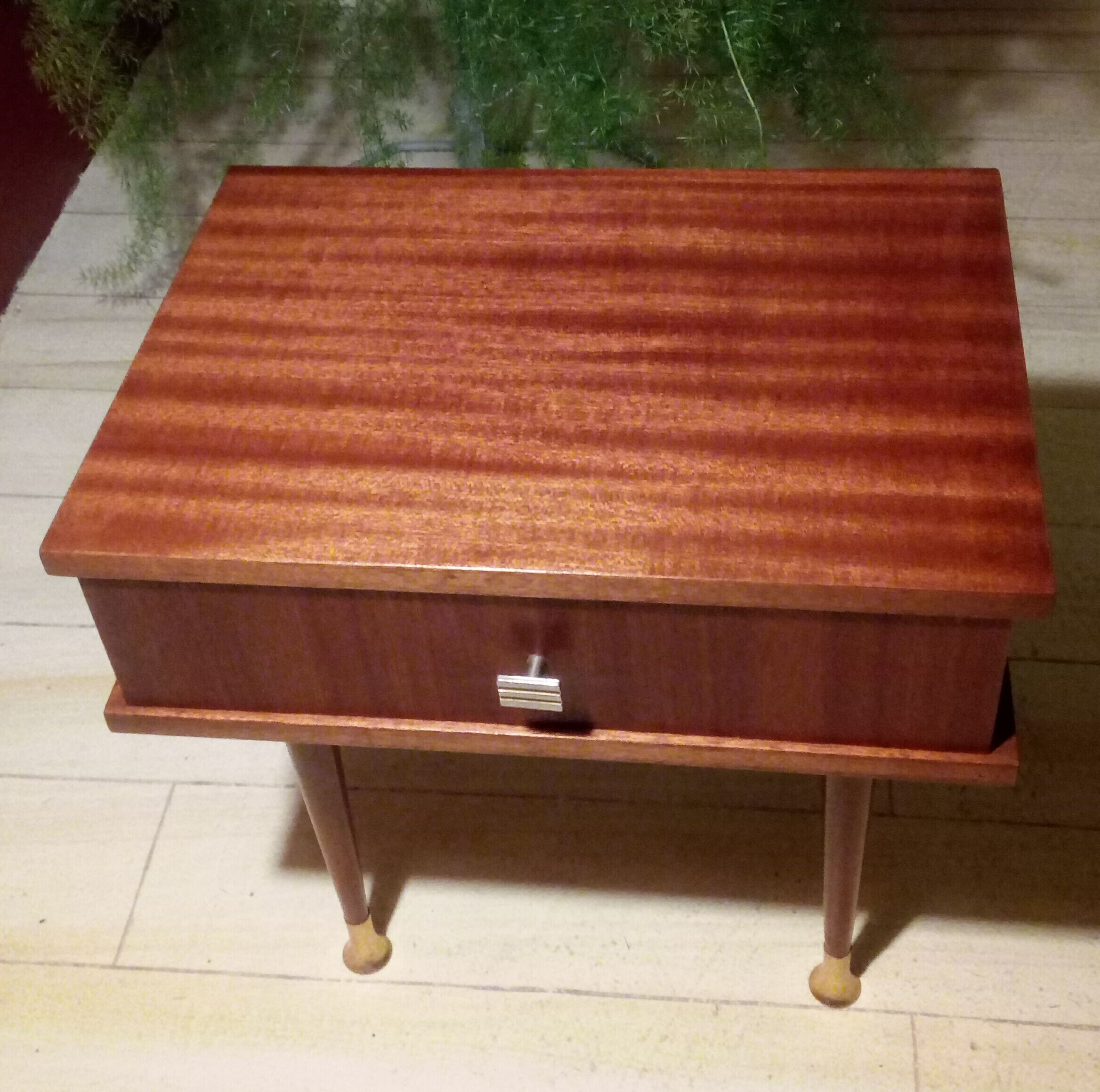 Table de chevet