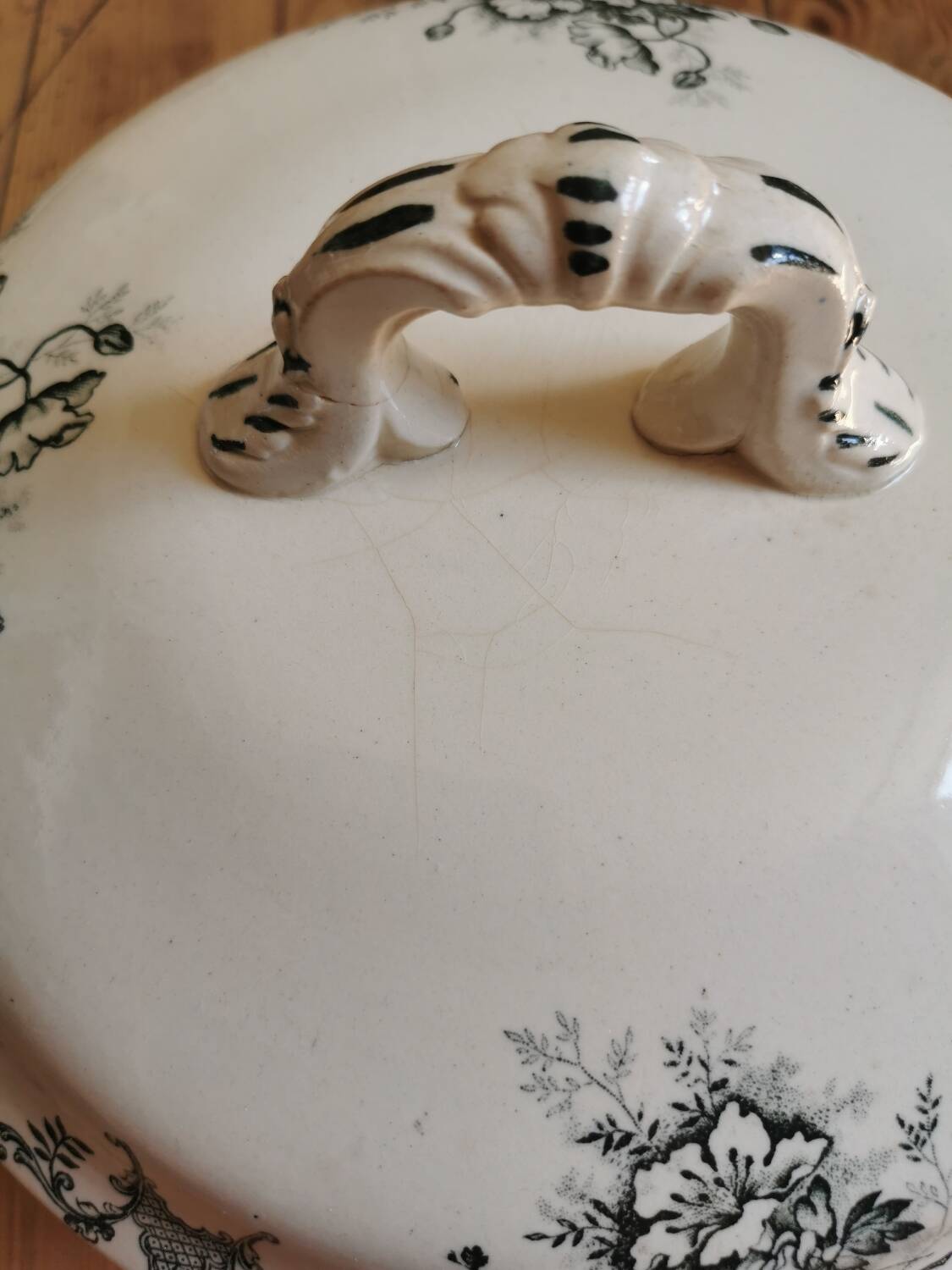 Old HC soup tureen, iron earth