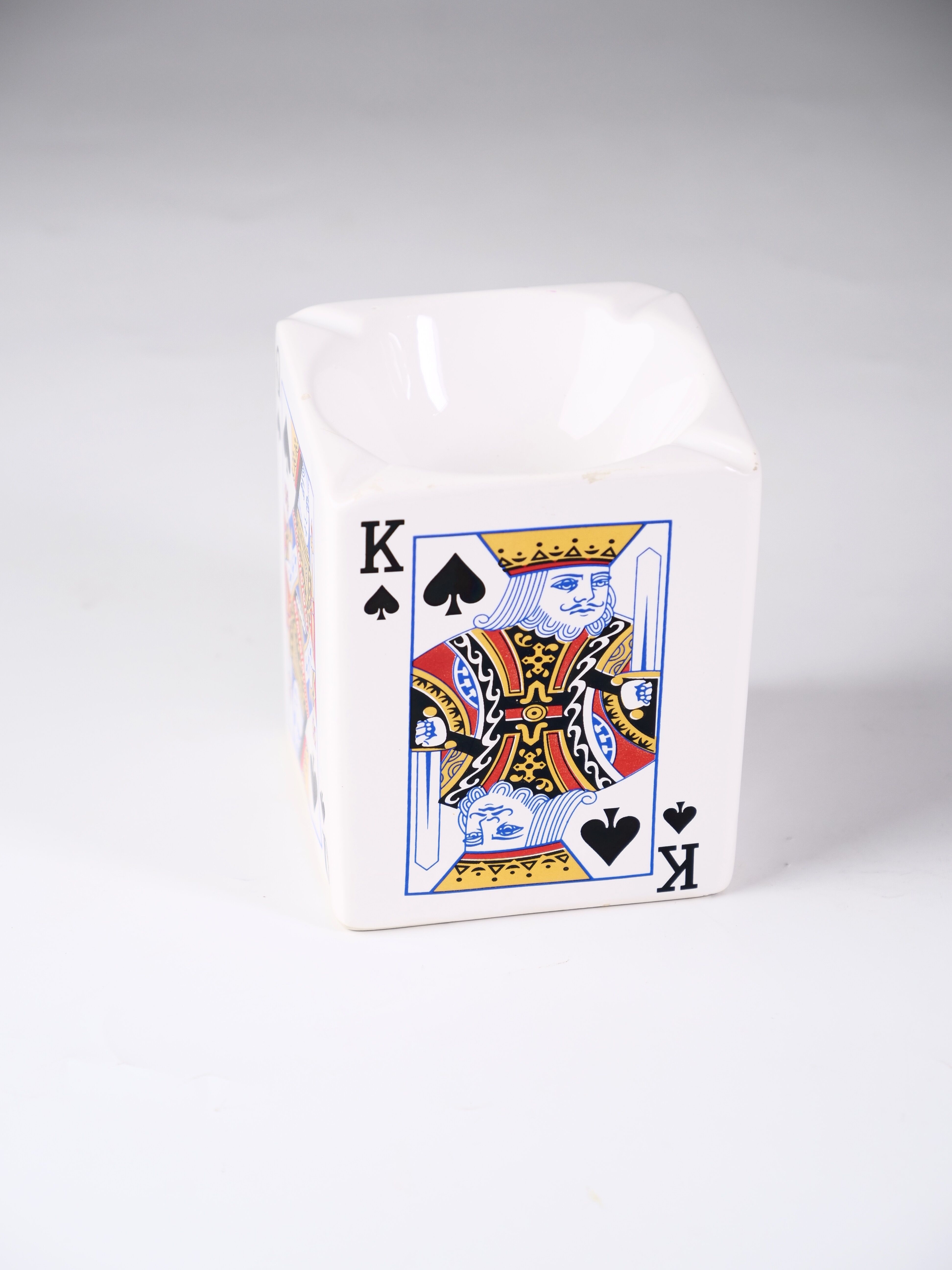 Ashtray poker design card game