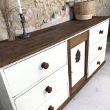 Buffet champêtre et sa plaque en fonte
