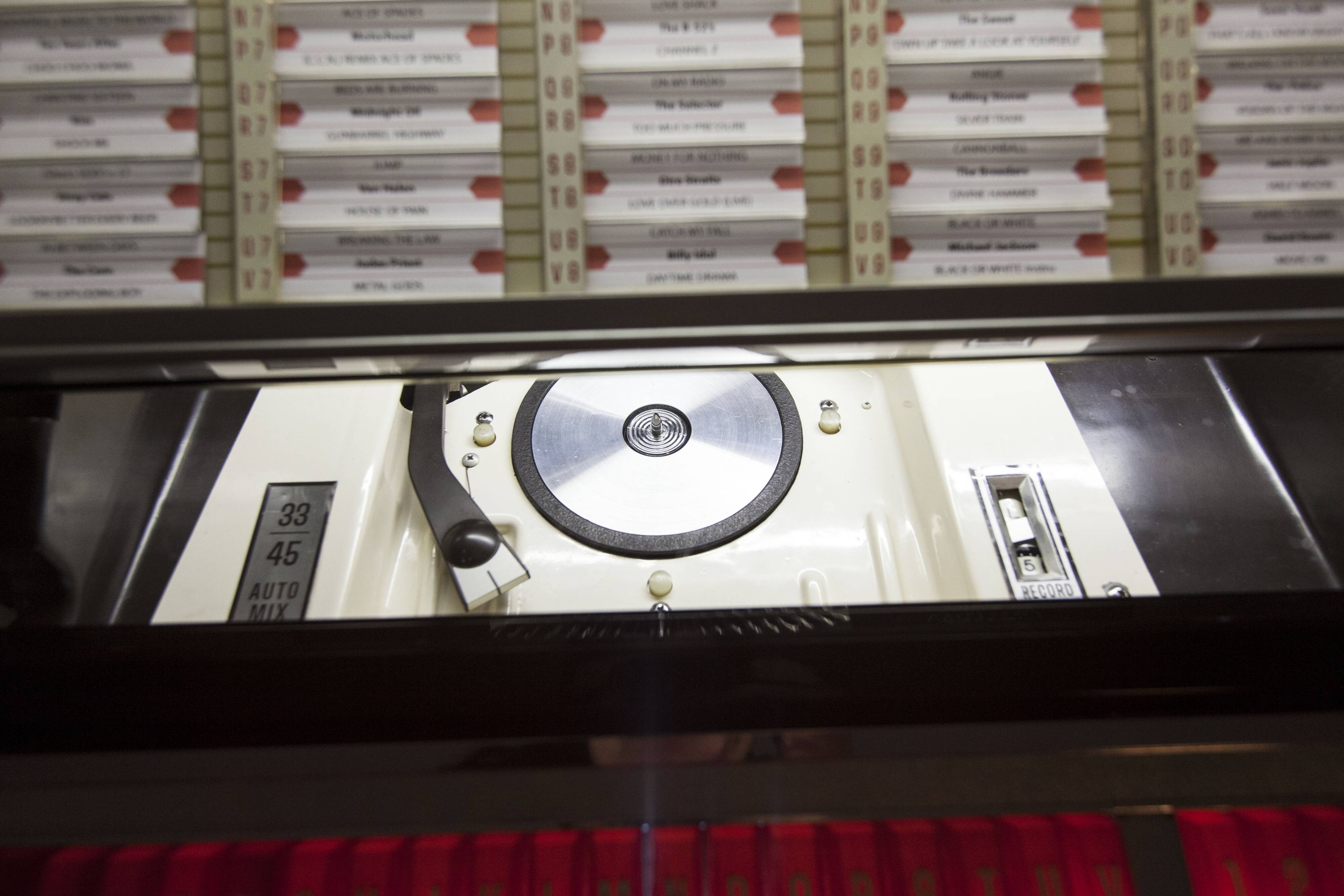 Jukebox Rowe friend from 1963 model "Jal" capa 100 vinyls pop, rock, metal compilation from 1950 to 1990