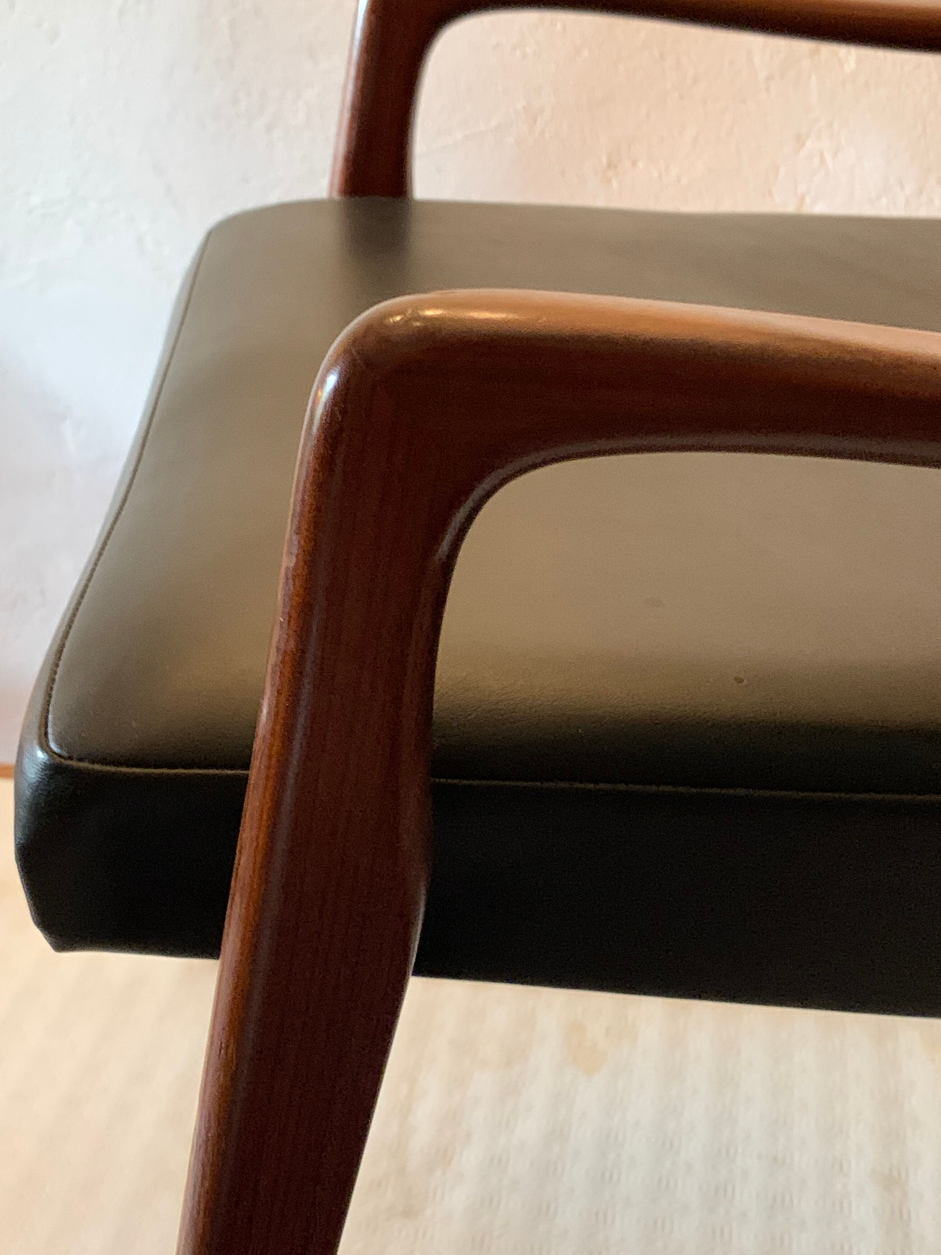 Scandinavian office chair