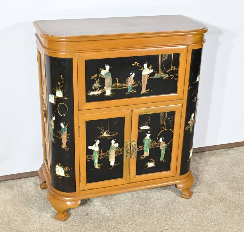 Asian Liquor Cabinet in Lacquered Wood, China – 1950