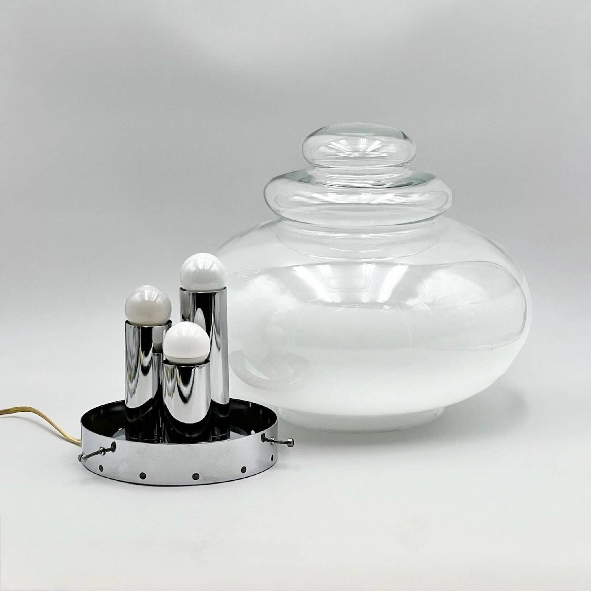 Large space age ufo table lamp in chrome metal, 1960s