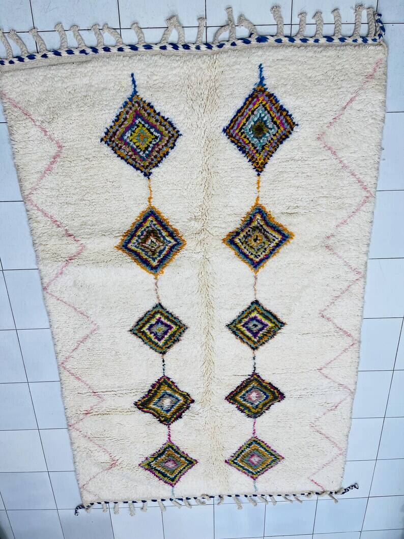 Moroccan rug in natural wool 250cm x 150cm