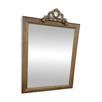 Miroir doré à fronton 66 x 84 cm