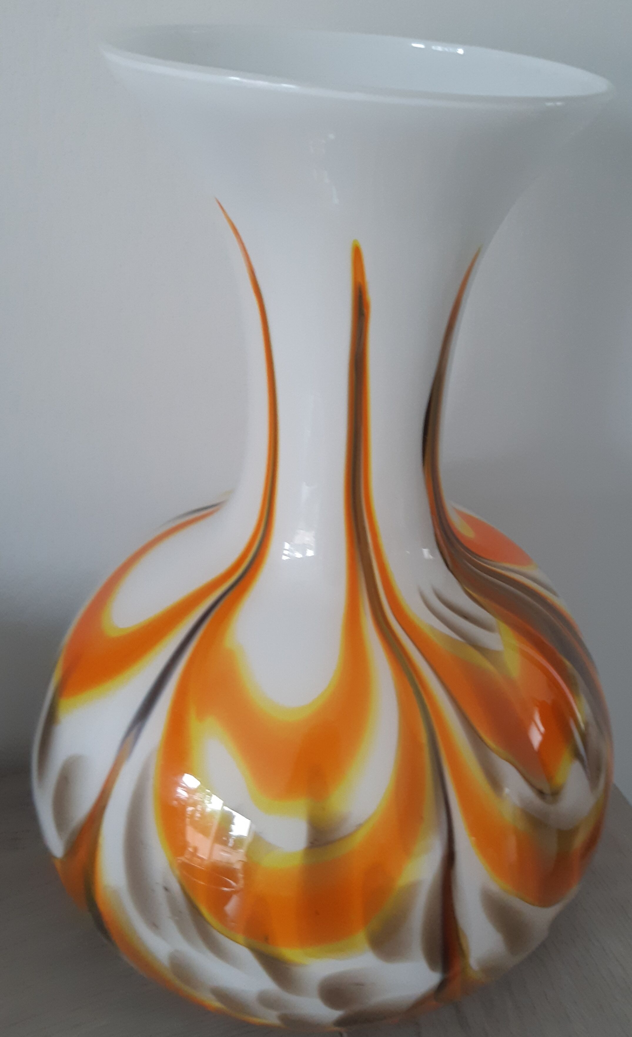 Italian opaline vase murano years 1970