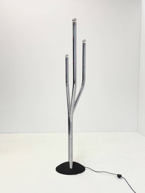 Lampadaire design à cadre tubulaire chromé par Goffredo Reggiani
