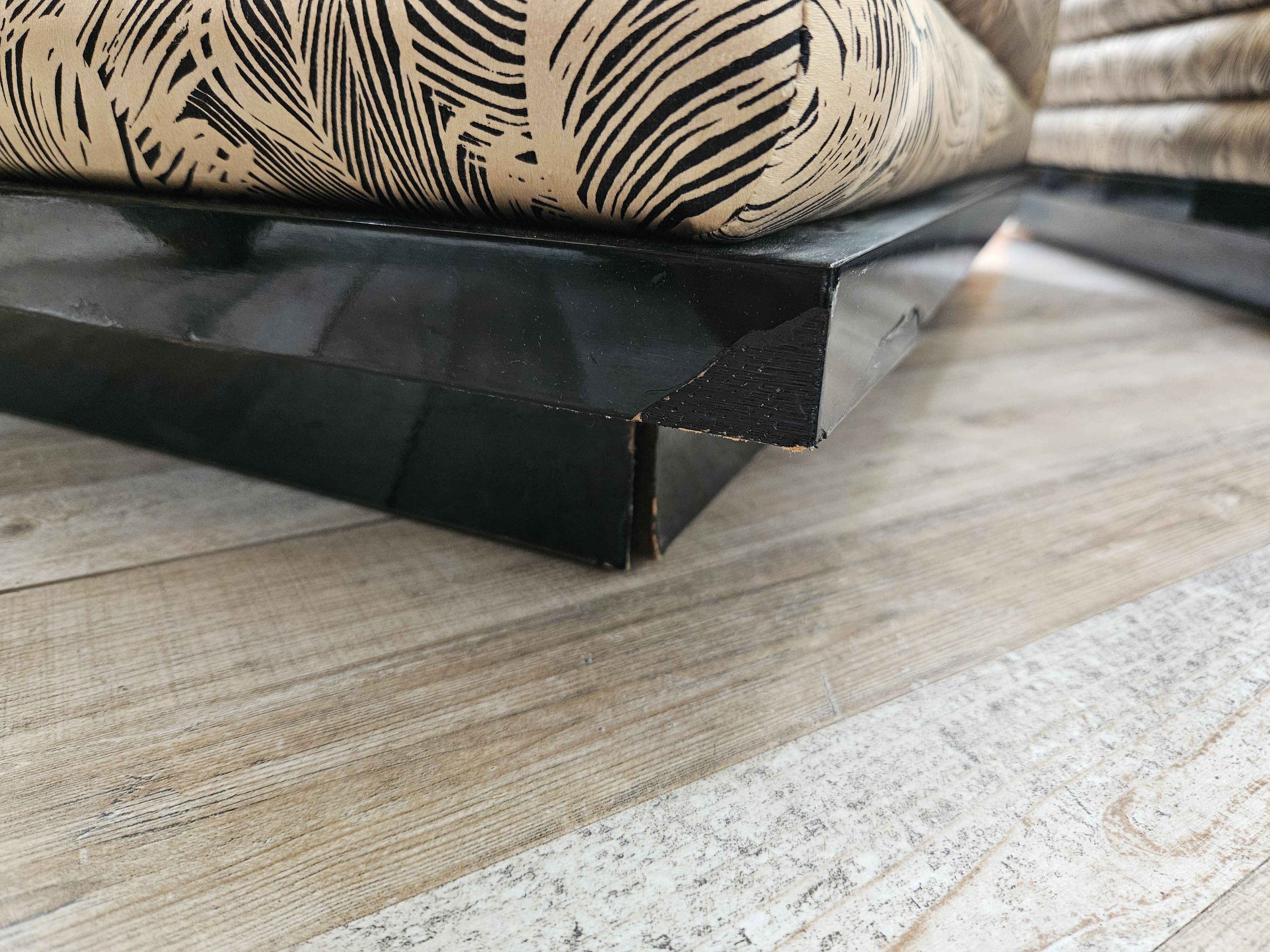 Canapé modulable Pierre Cardin en soie et bois laqué, 1970