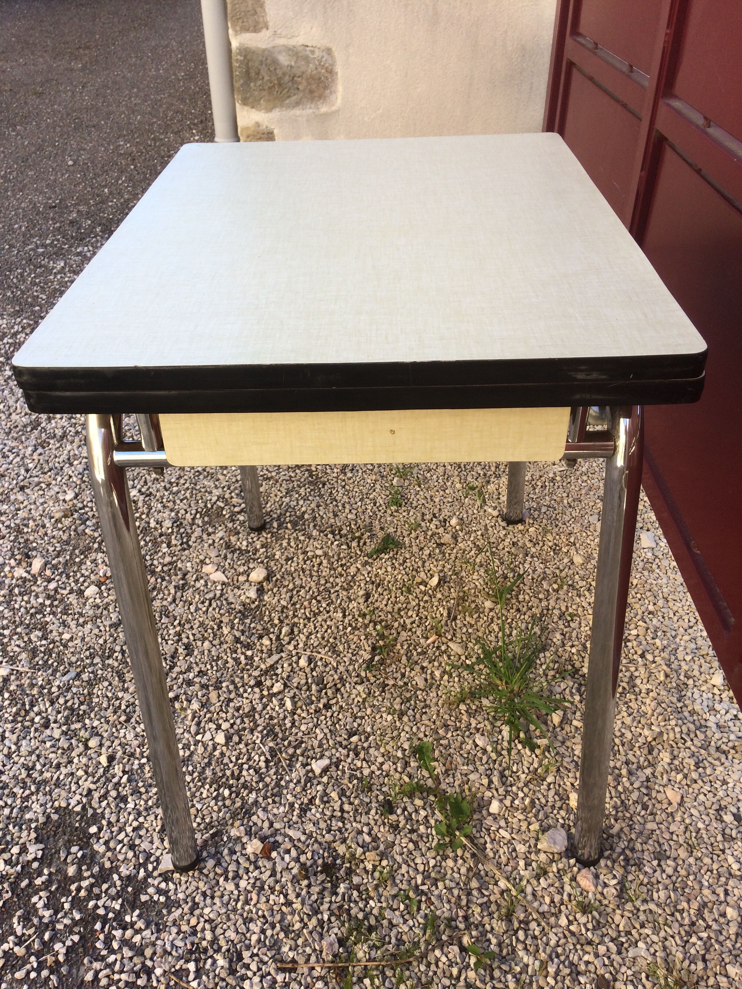 Lengthy formica table