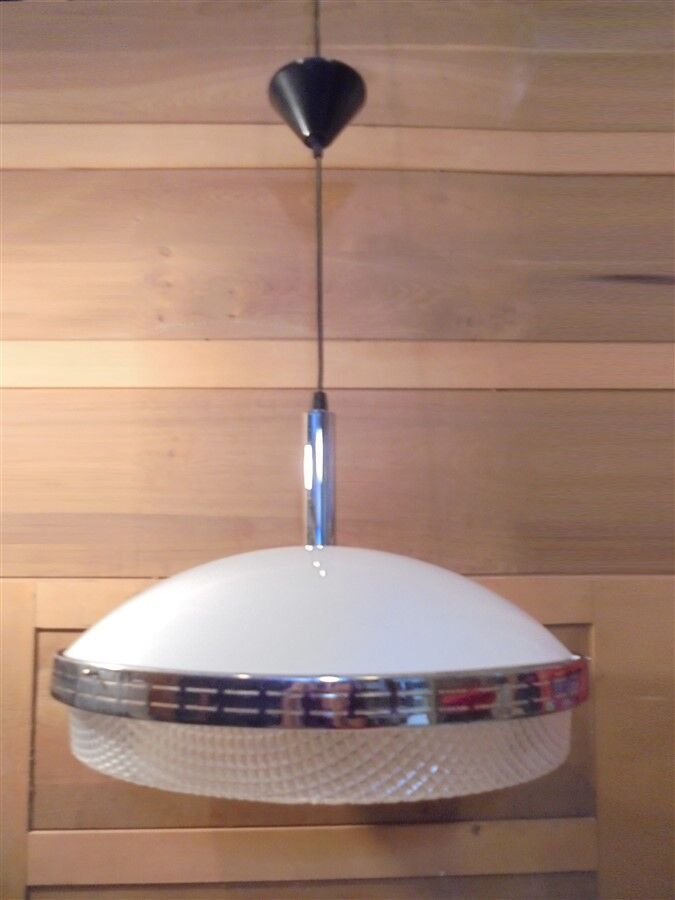 Large UFO suspension