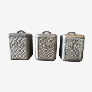 3 aluminum spice pots