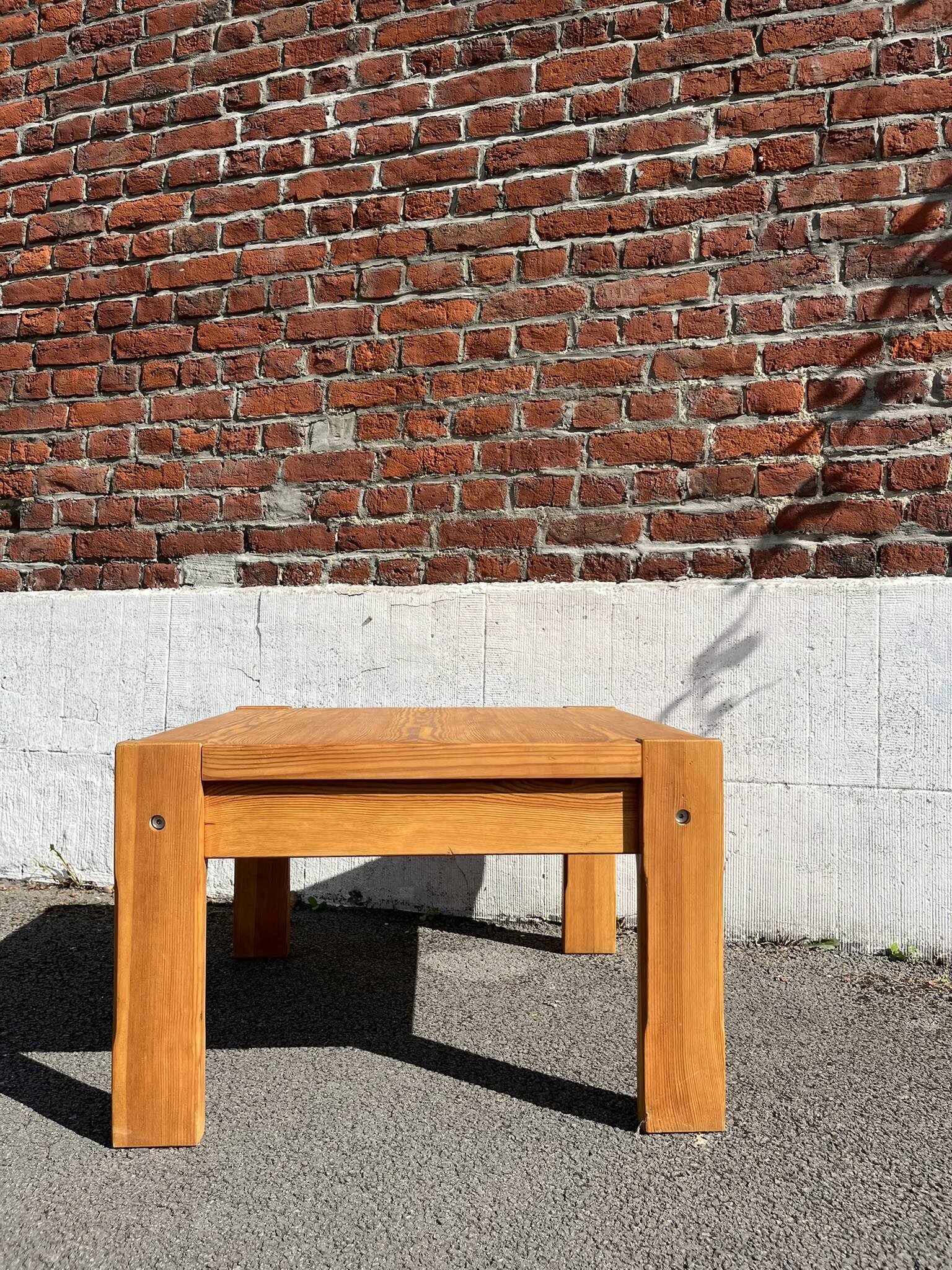 Square coffee table in solid wood (pine), 1980s.
