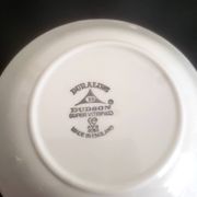 Pot à lait avec soucoupe