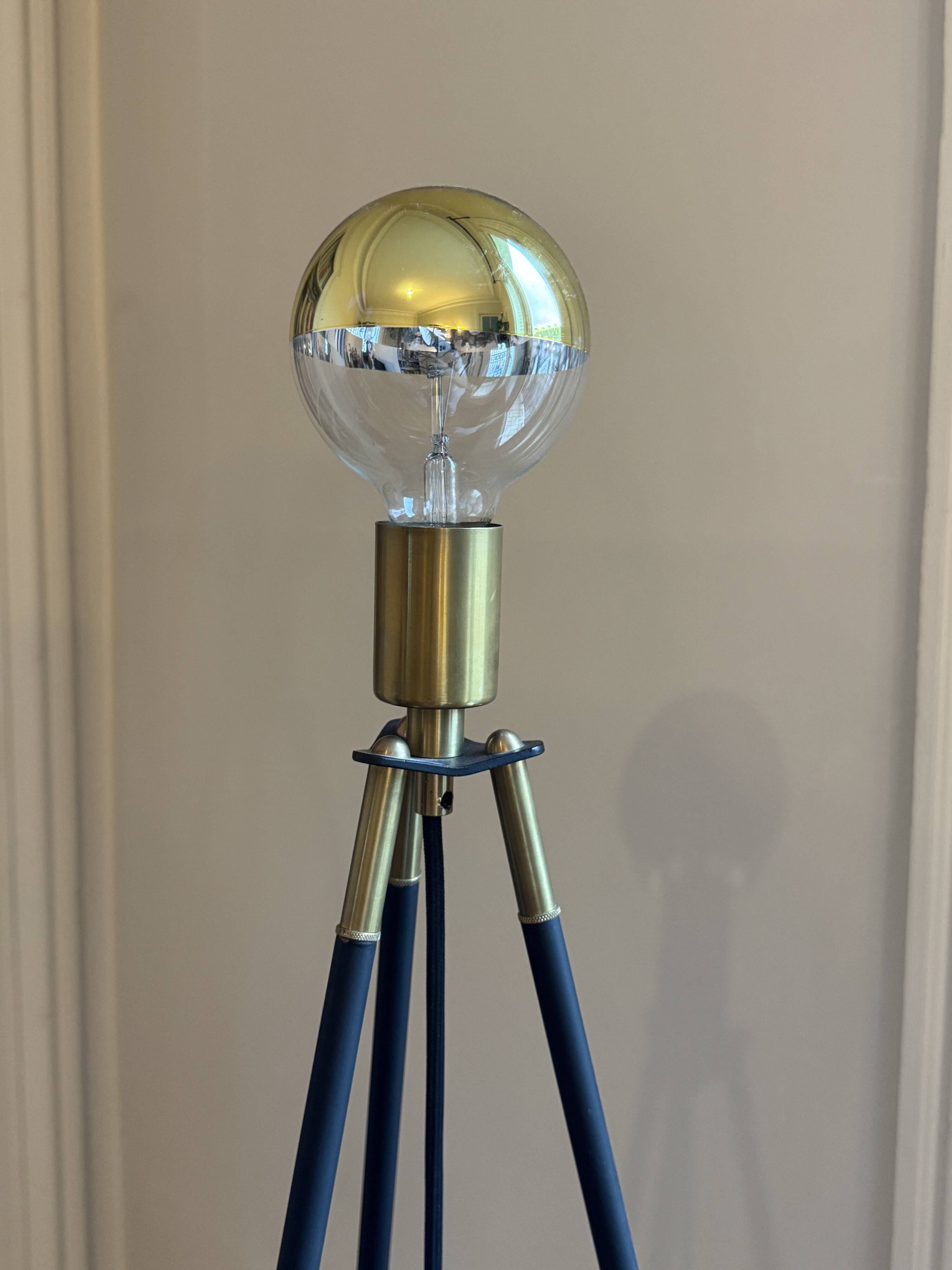 Lampadaire Tripod Cliff Lambert & Fils