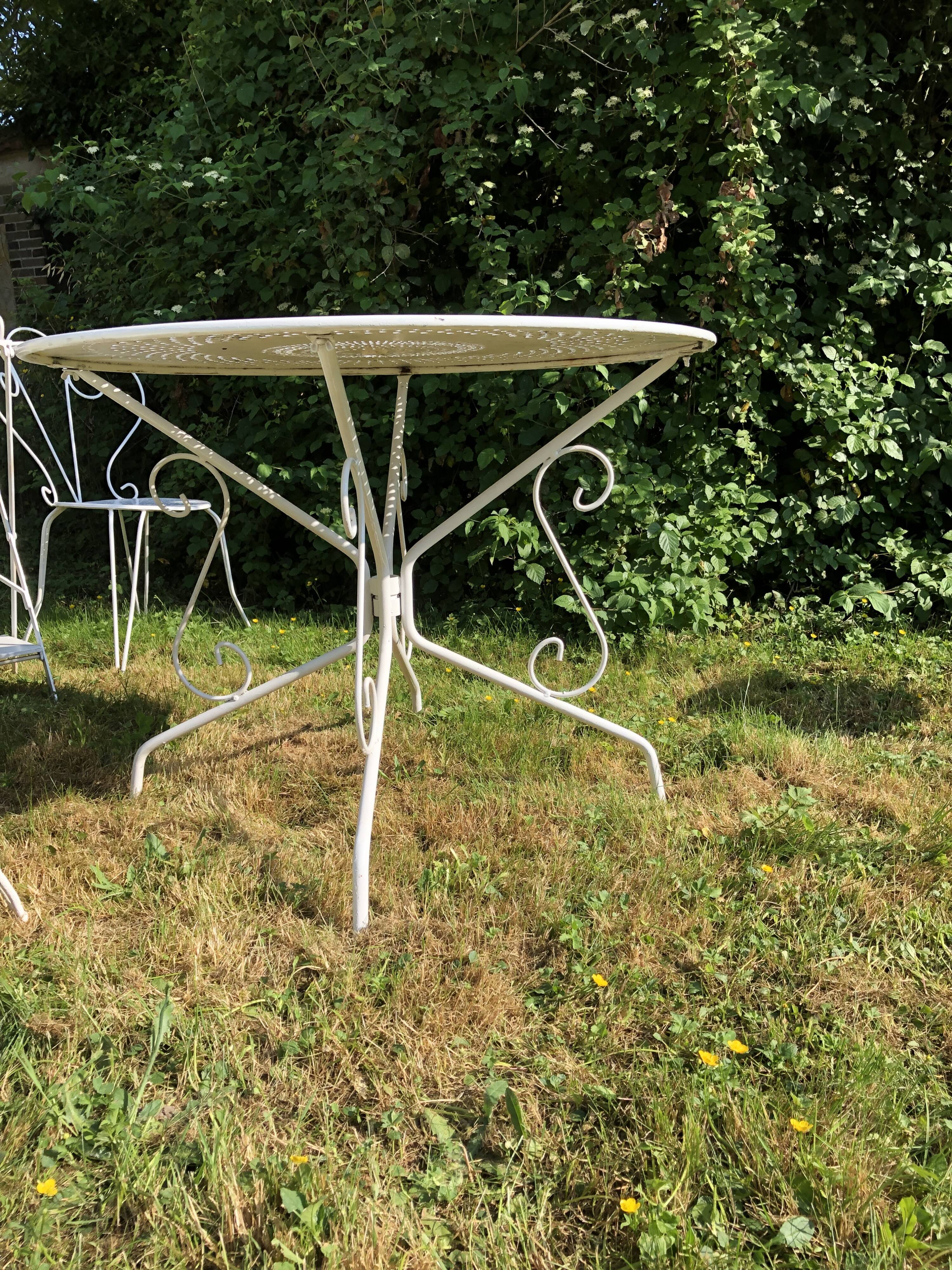 Salon de jardin en fer forgé