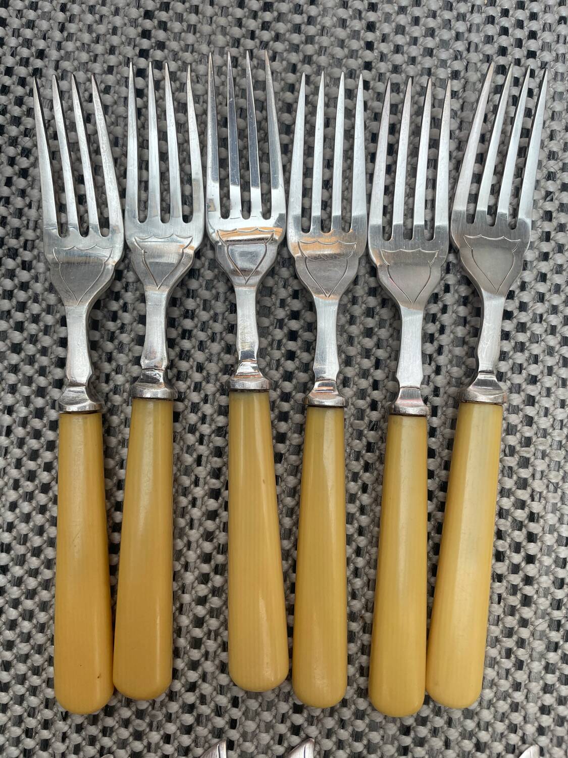 Fish cutlery