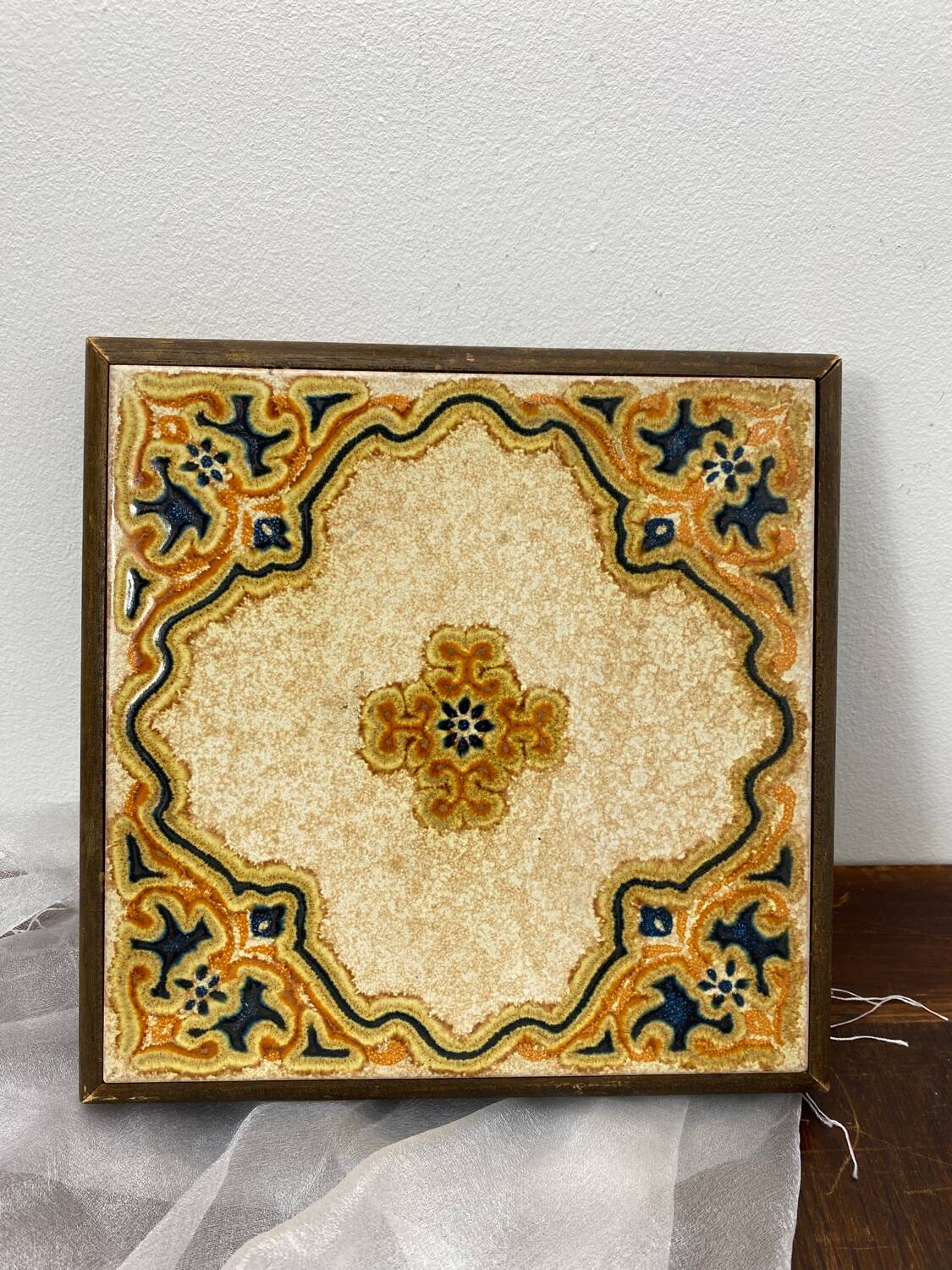Ceramic and wood trivet