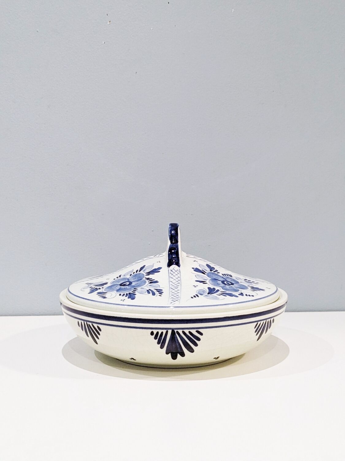 Vintage ceramic box ' 60. Delft. In perfect condition.