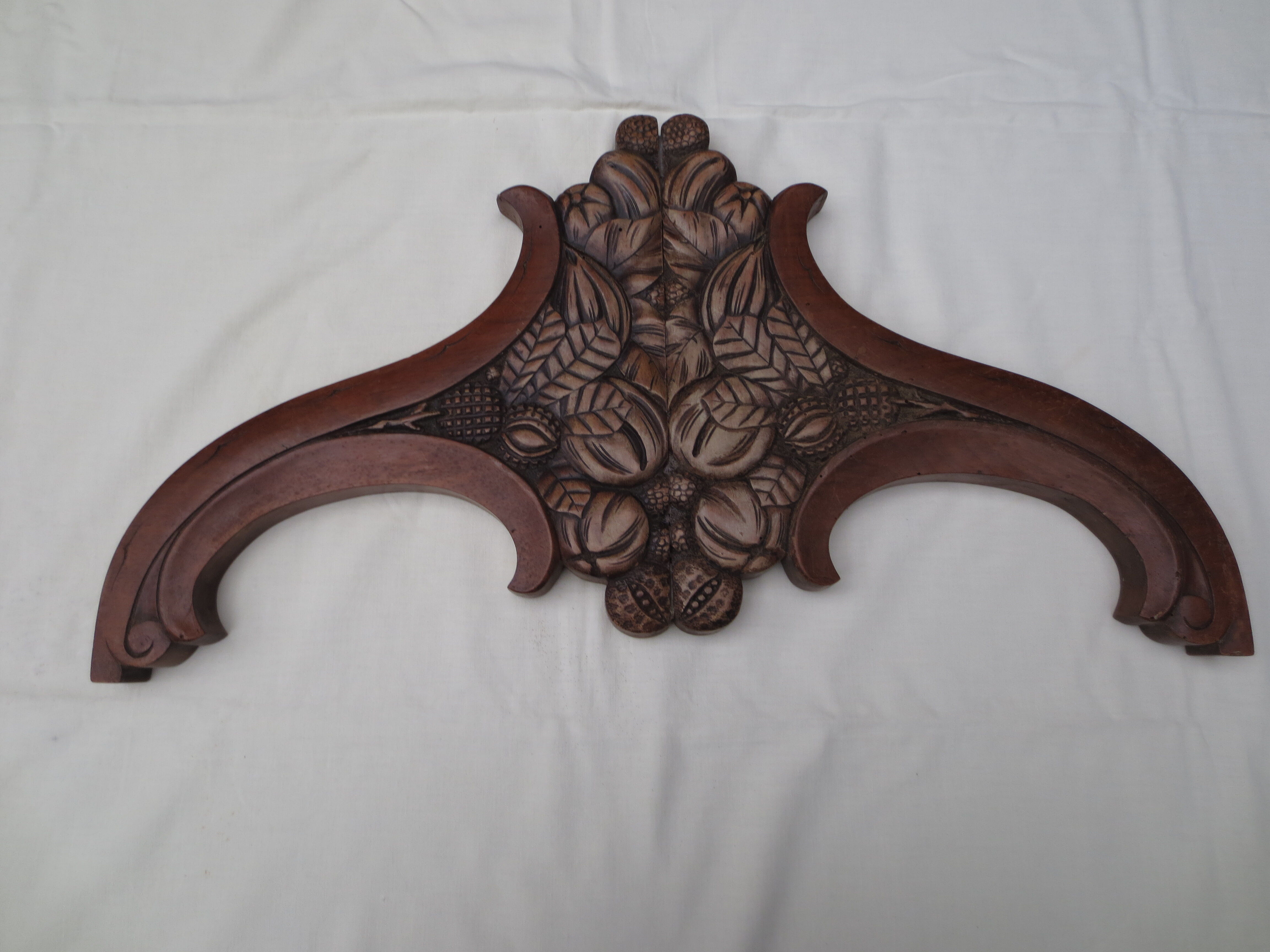 Deco wooden pediment