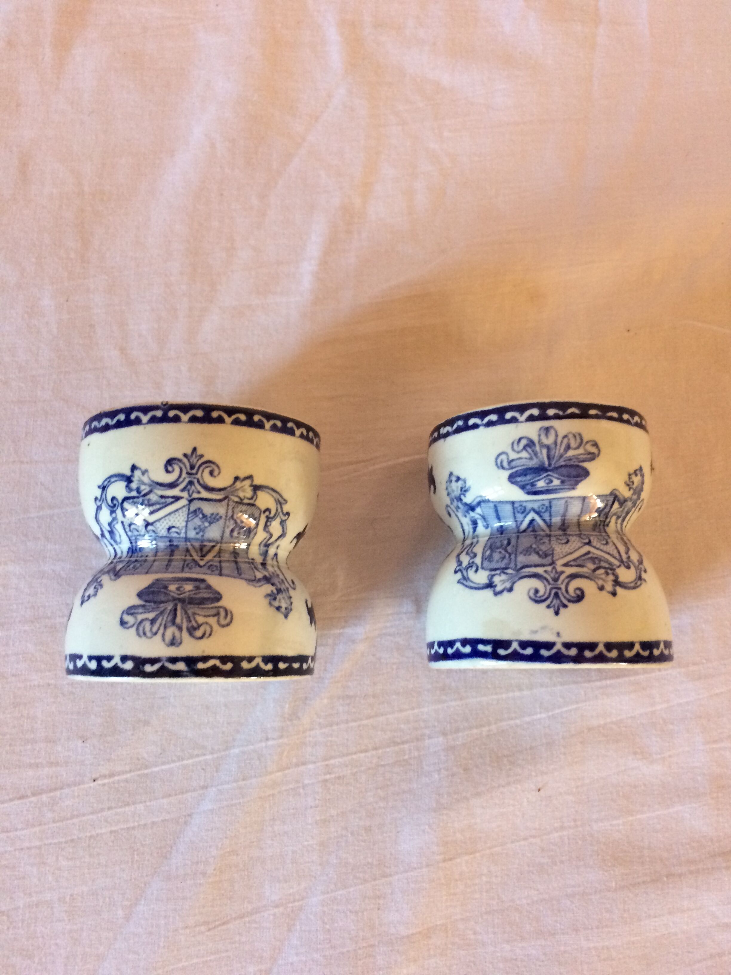 Ancient gien earthenware cockroaches