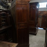 Armoire à placage de loupe