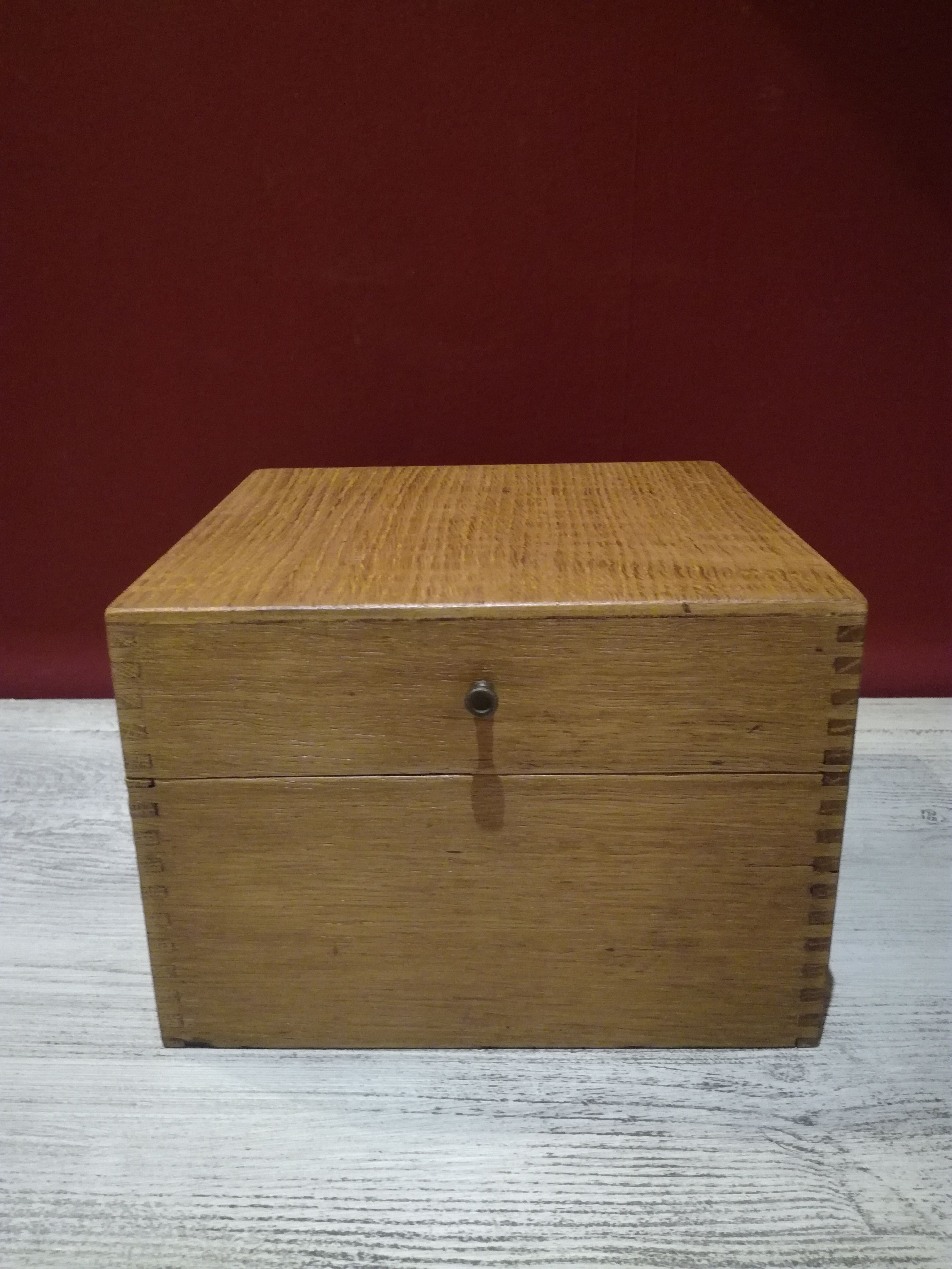 Card box