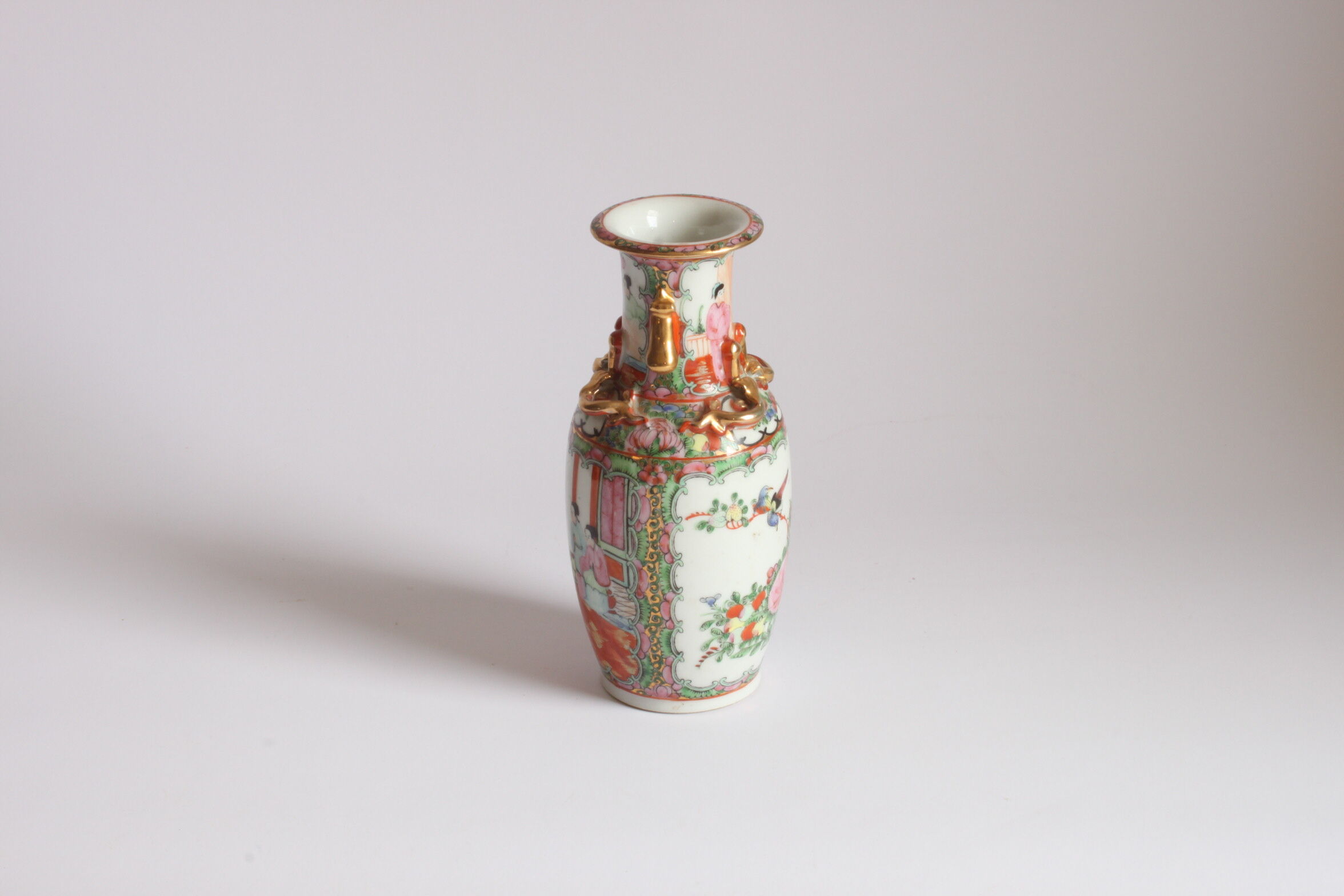 Chinese Canton rose medallion vase, 19th century