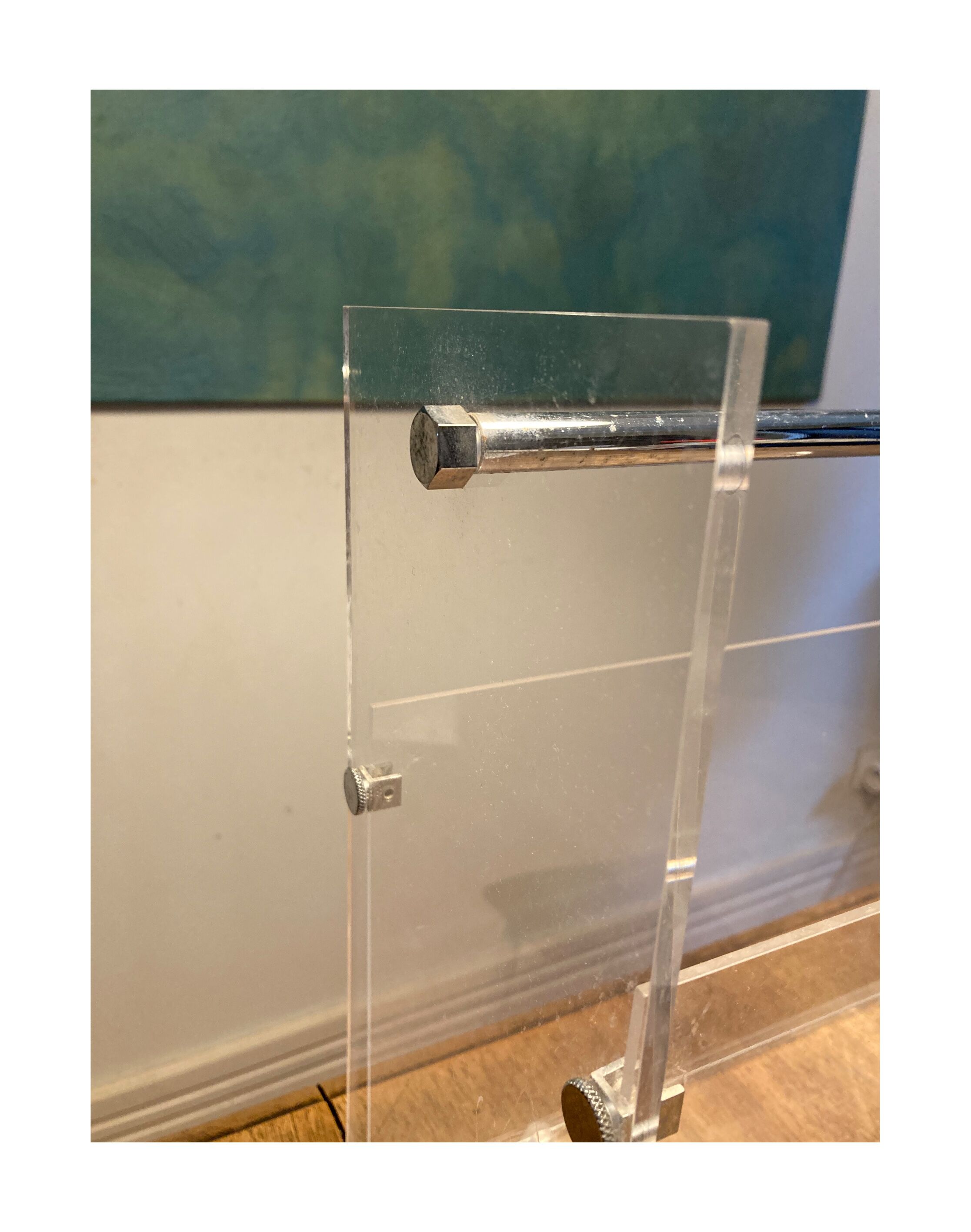Plexi magazine holder