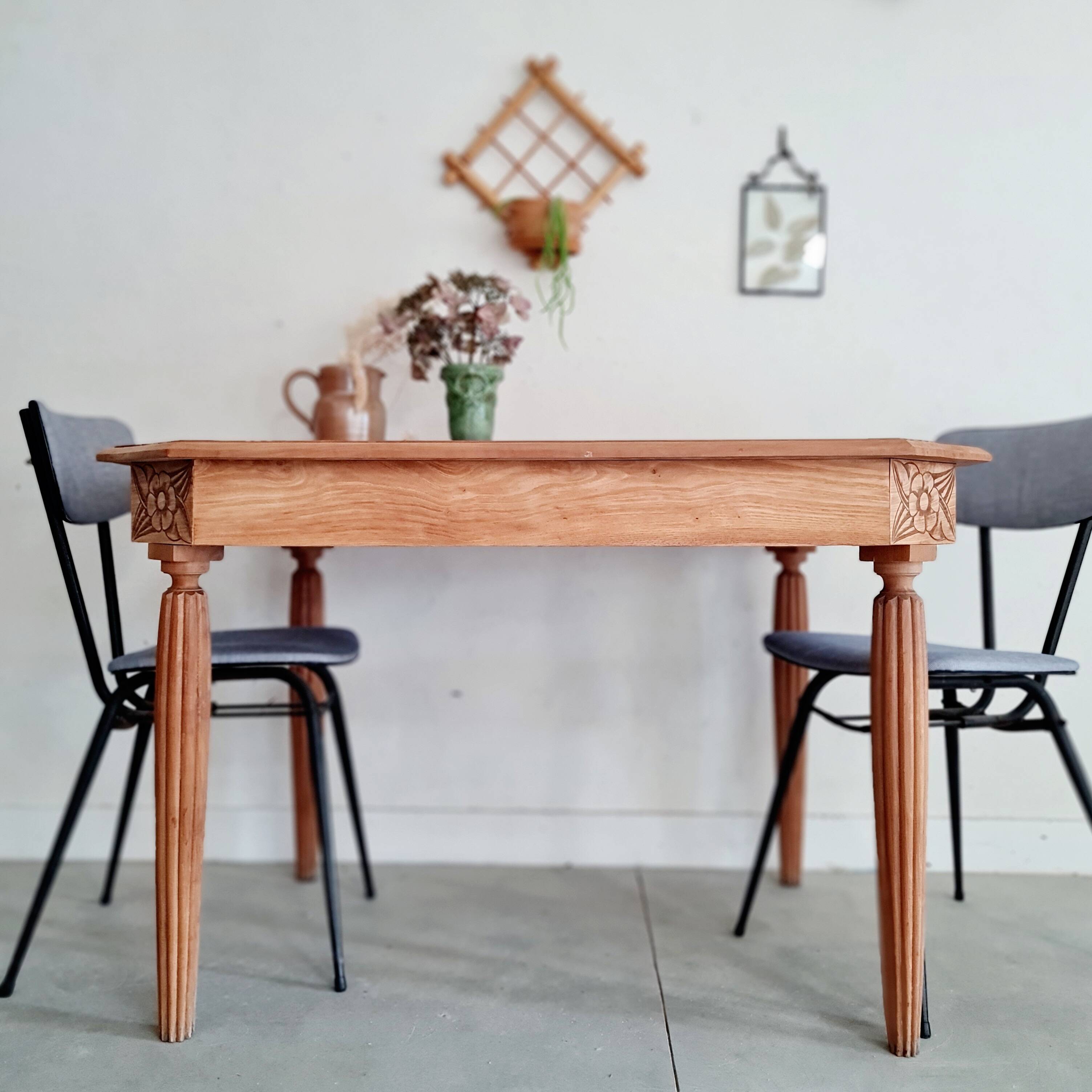 Art deco table - sanded raw wood - flower patterns