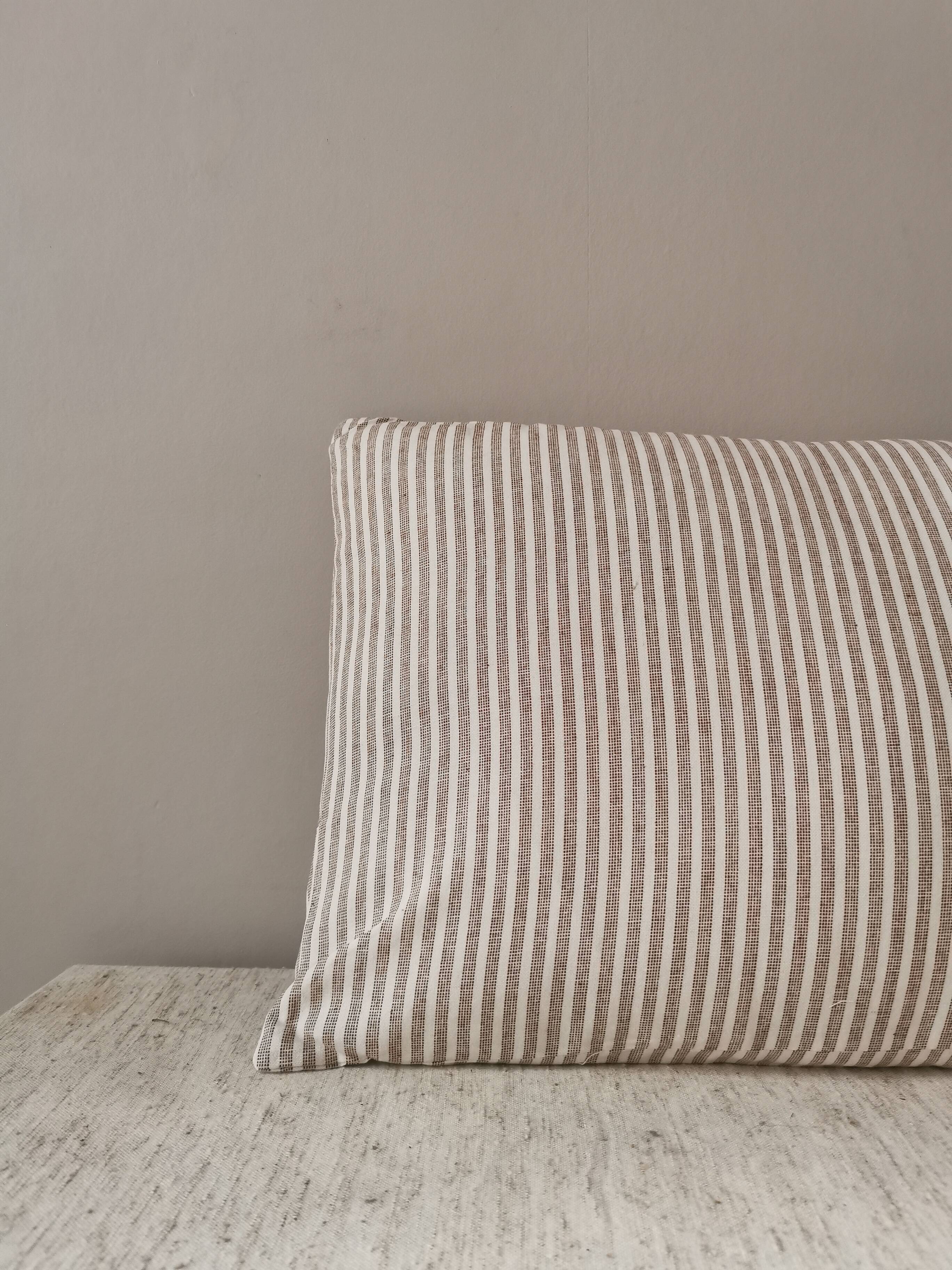 Claude cushion – 60×40 cm