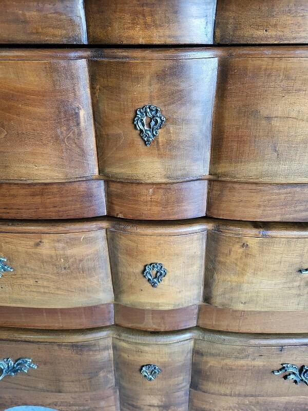 Louis XV walnut chest of drawers with 3 drawers from 1960