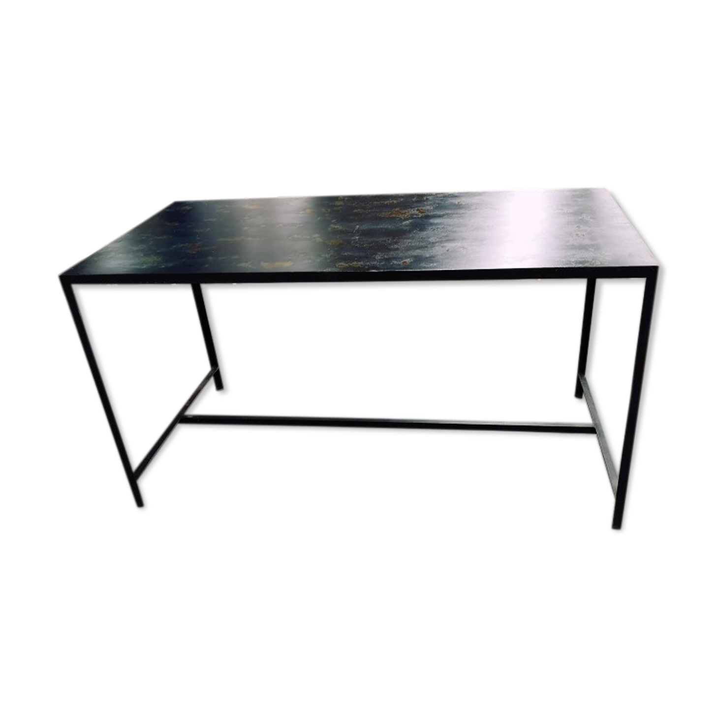 Table in metal