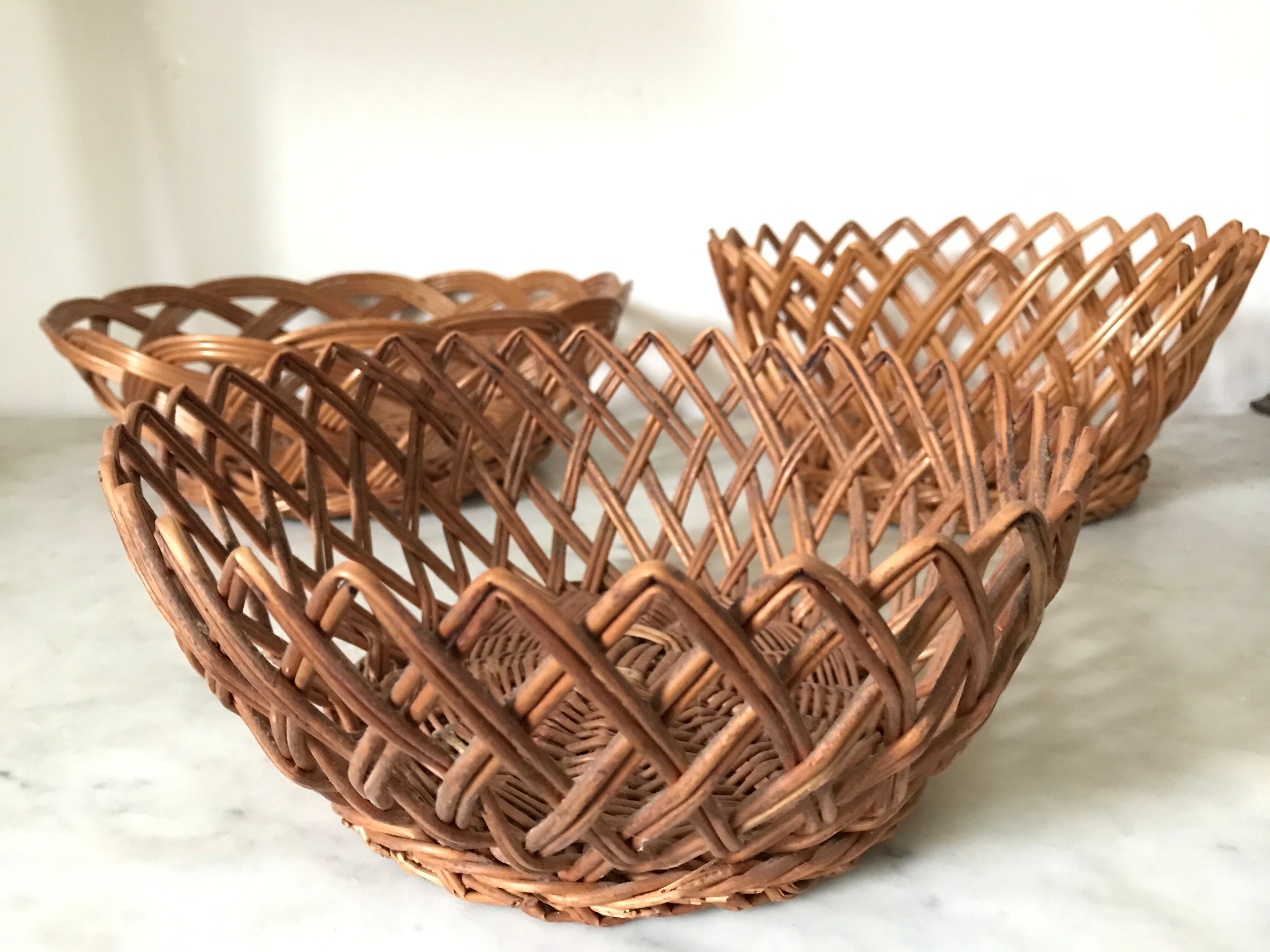 Lot of 3 wicker baskets