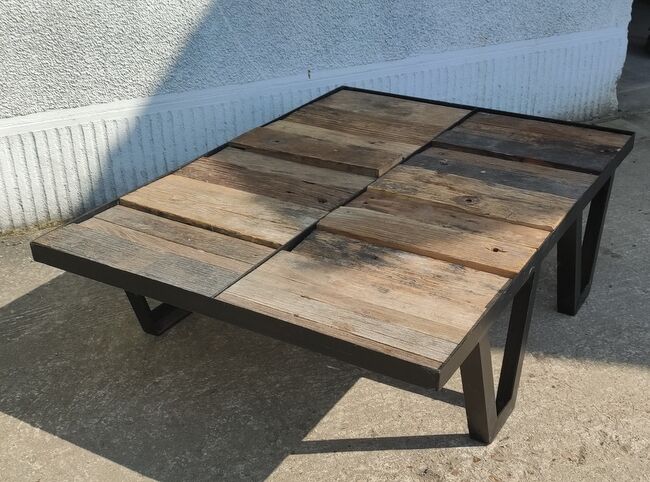 Table basse bois et métal de style industriel
