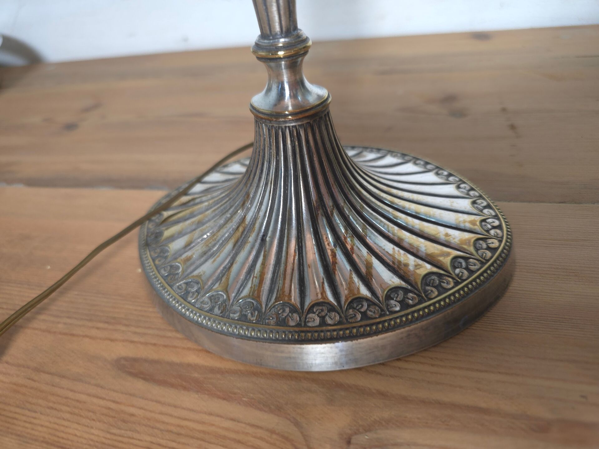 Paire de lampes style art deco en métal argenté