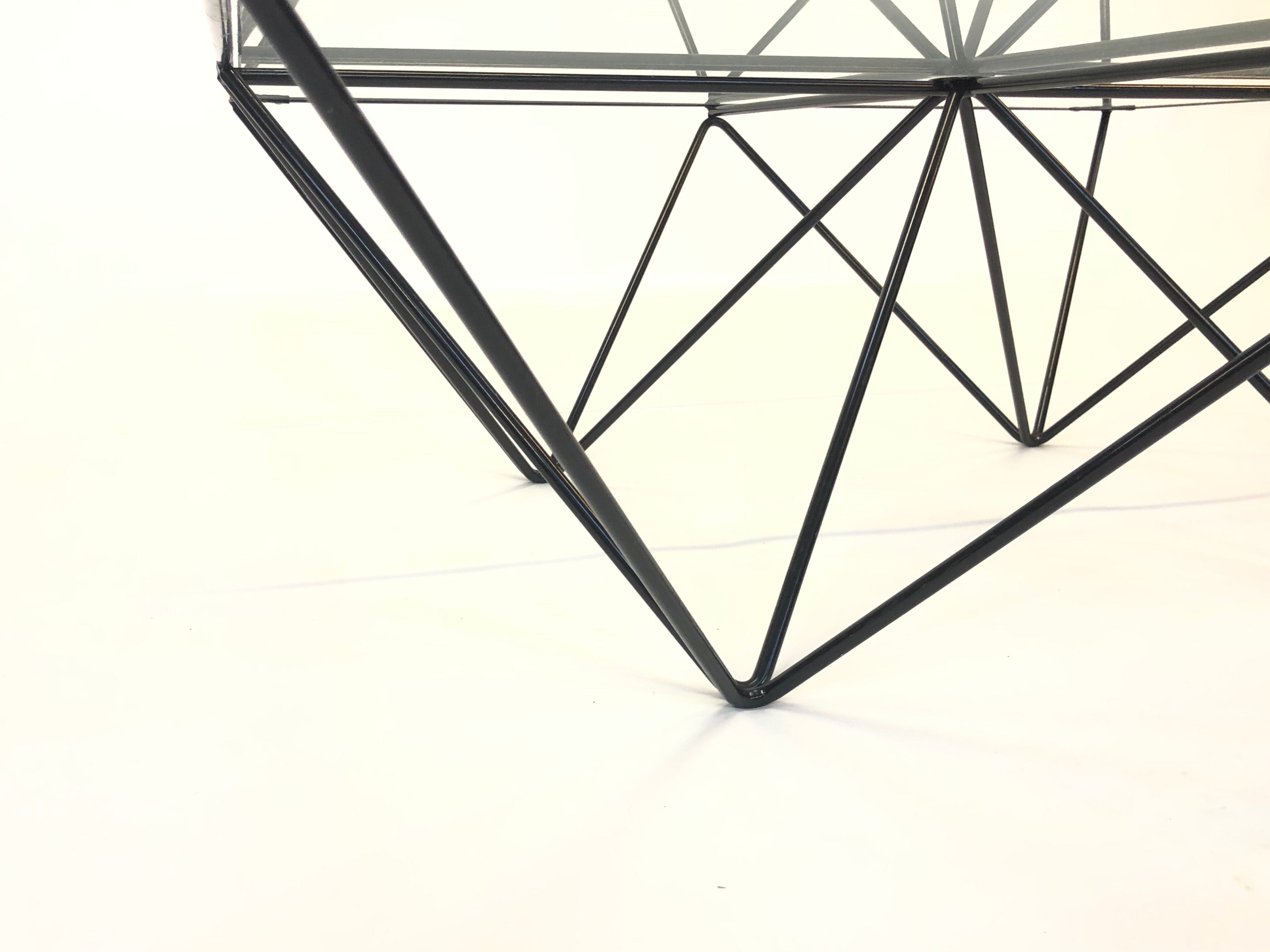 Vintage coffee table in 60s/70s steel wire design