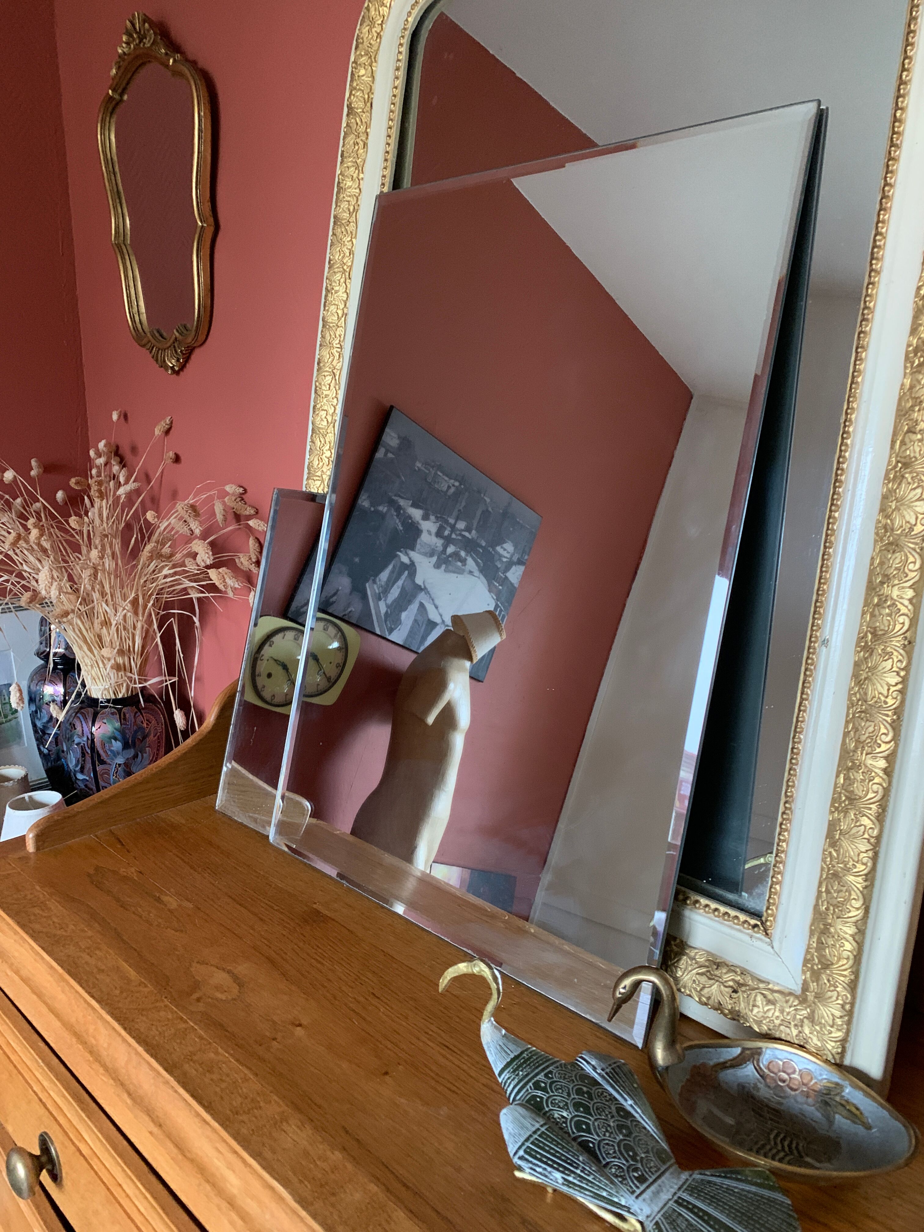 Rectangular bevelled mirror