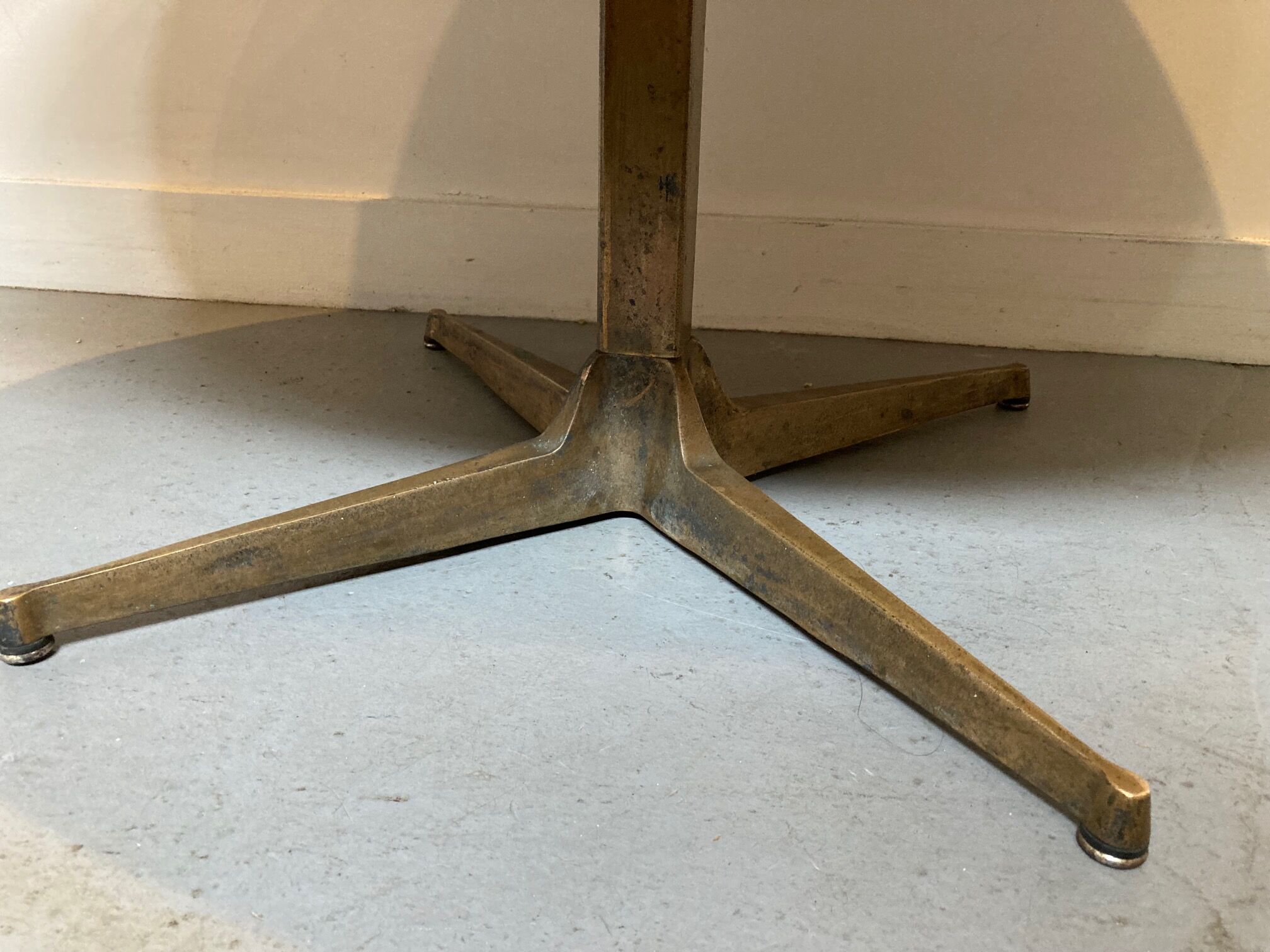 Vintage coffee table in travertine and brass