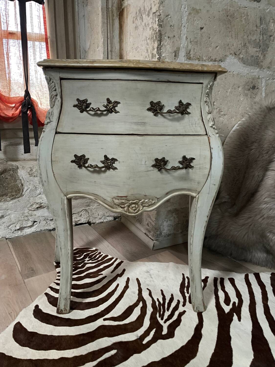 Small Louis XV style chest of drawers