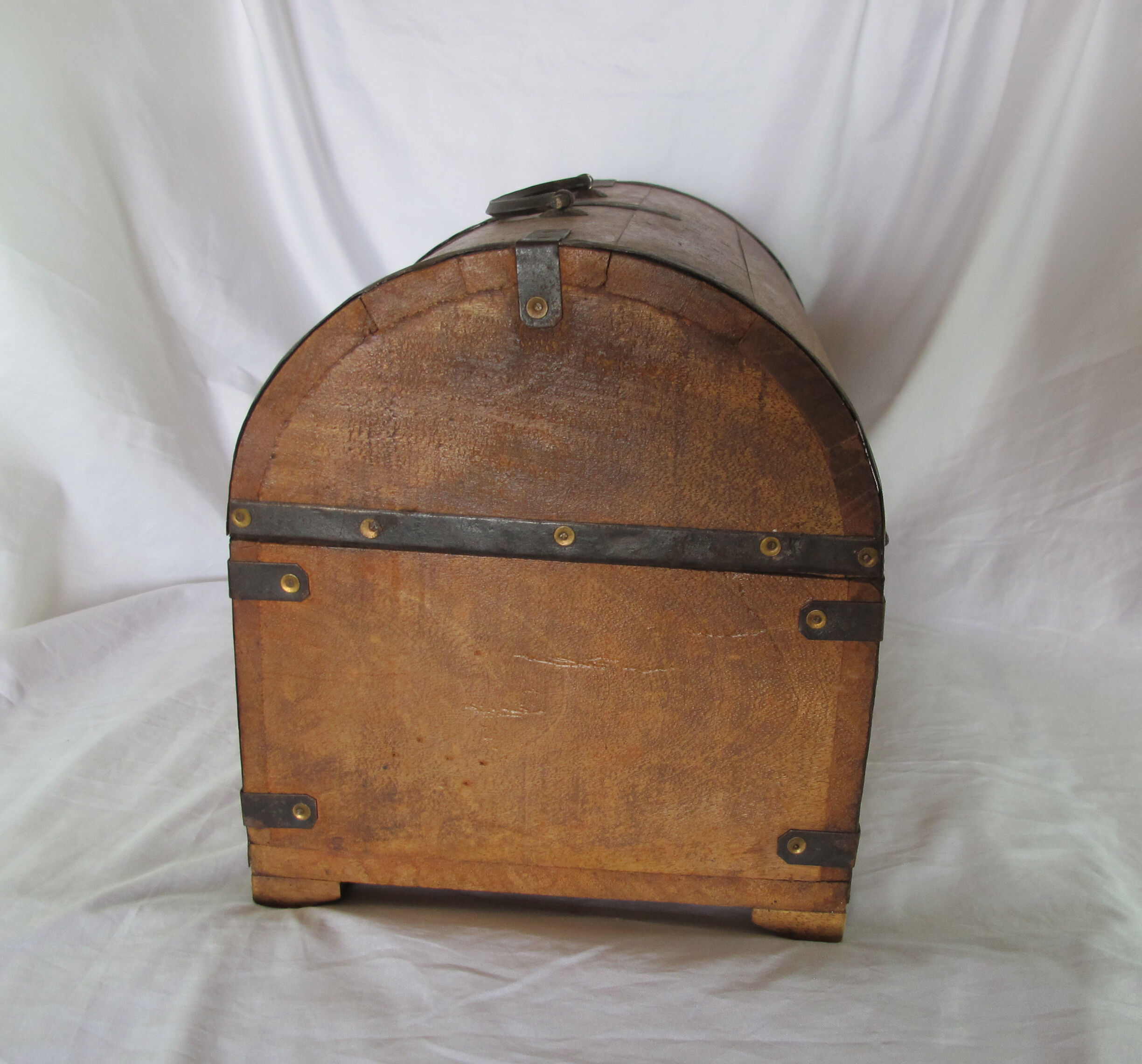 Wooden bottle holder box