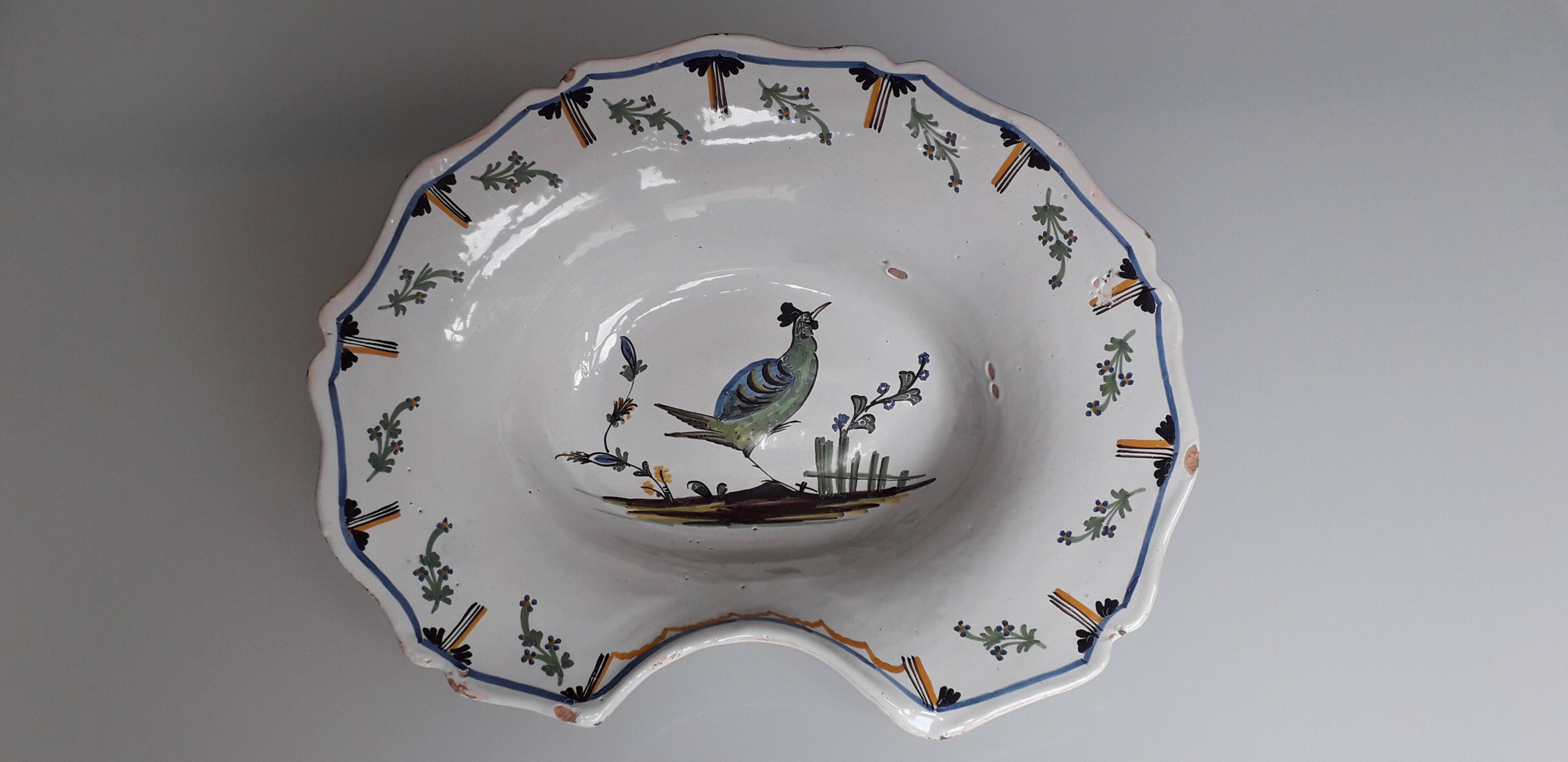 Nevers faience shaving dish - 18th century - Bird decoration