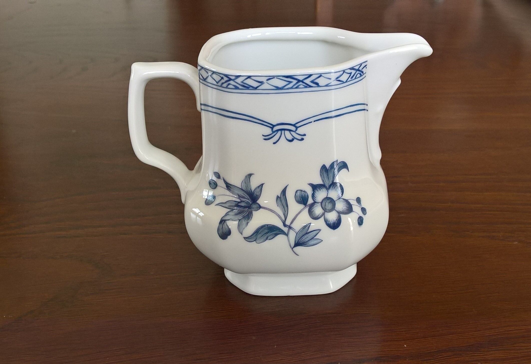 Creamer milk pot Old China Porcelain from Paris / Seltmann Weiden