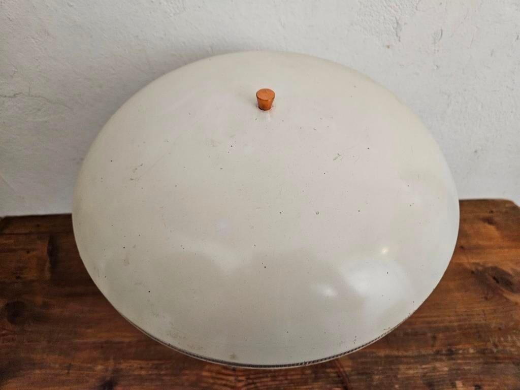 Jumo art deco lamp in bakelite