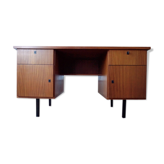 Bureau vintage scandinave avec étagères