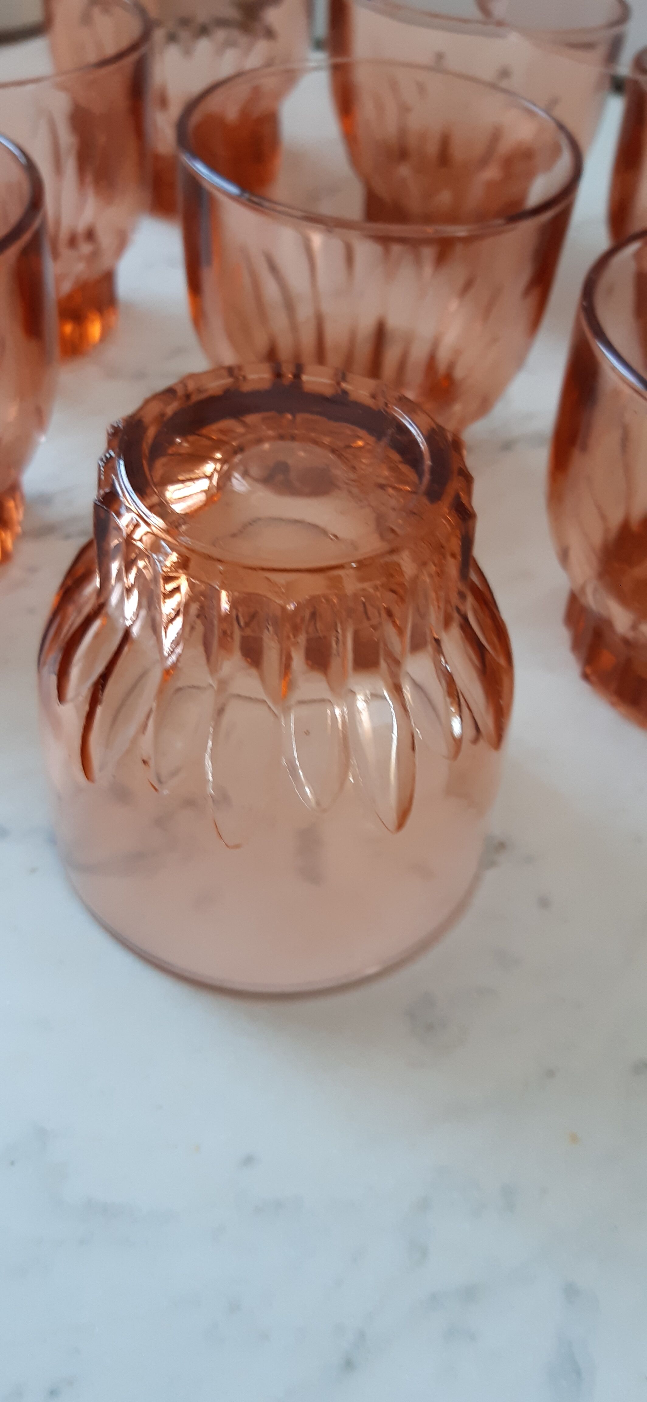 Lot de 12 verres à eau en verre rose art déco