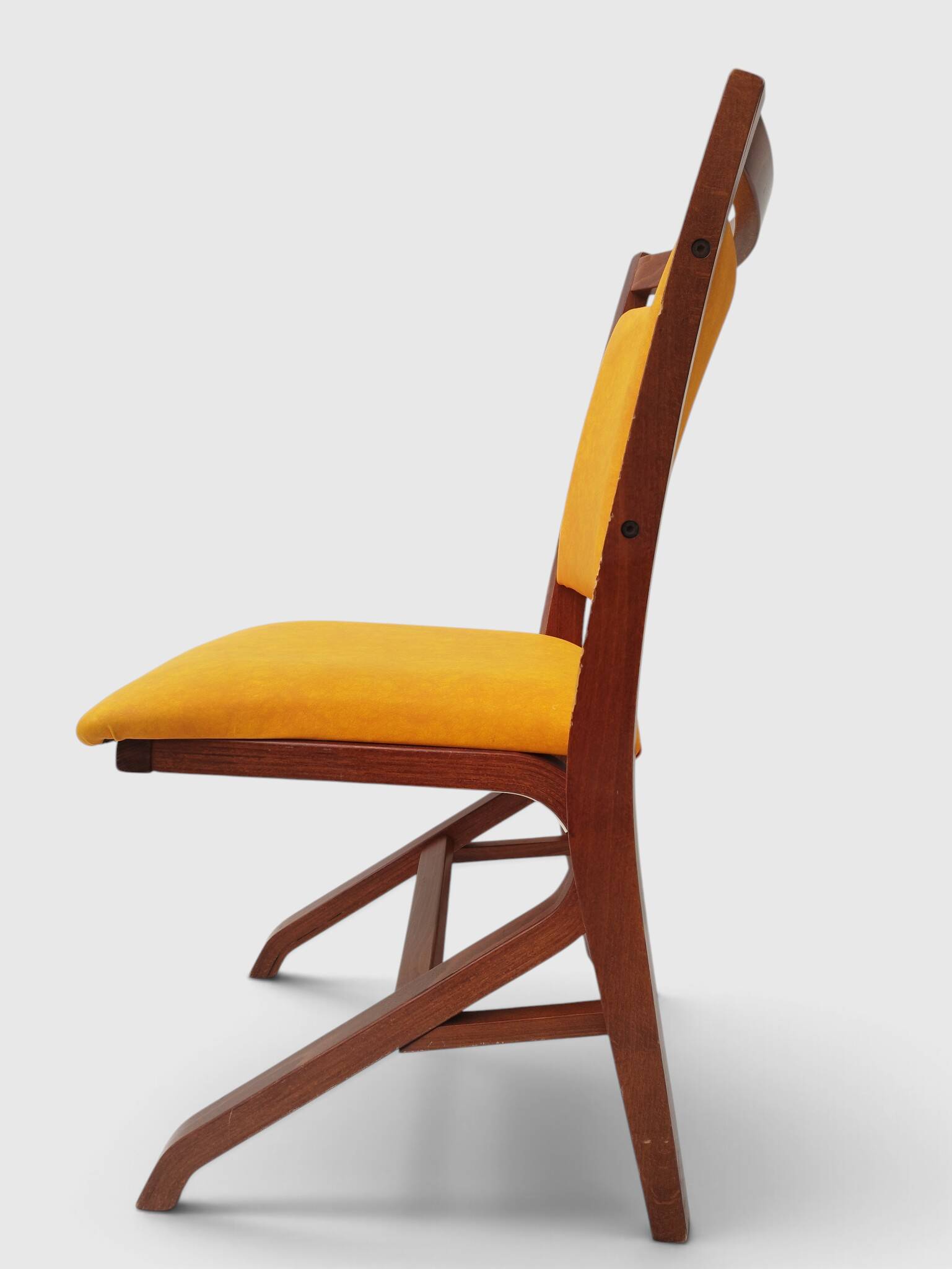 Set of 4 vintage saffron Scandinavian chairs