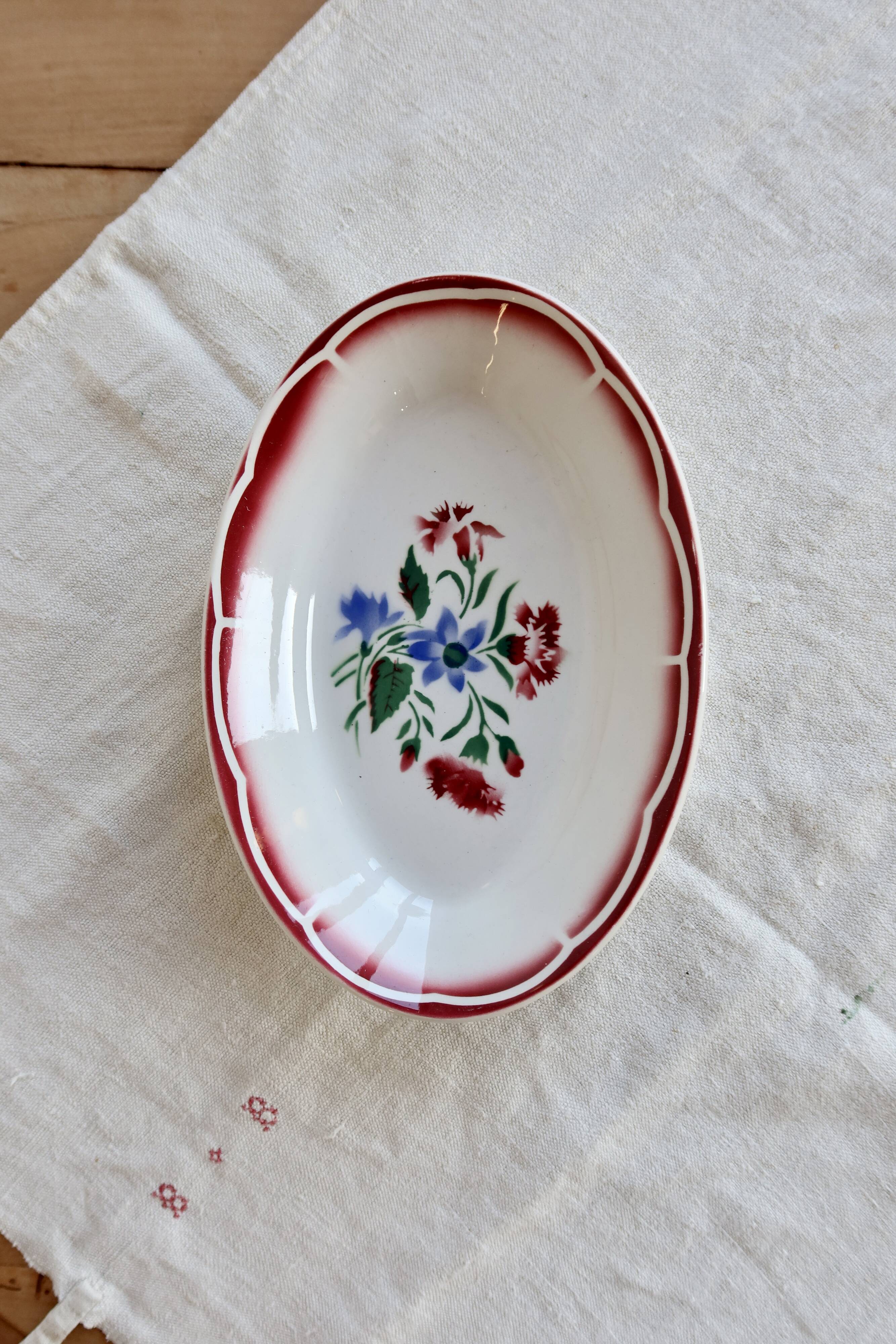 Old Ravier faience Sarreguemines Digoin - José model - Floral decoration