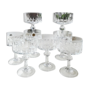 Lot 8 coupes à champagne en cristal