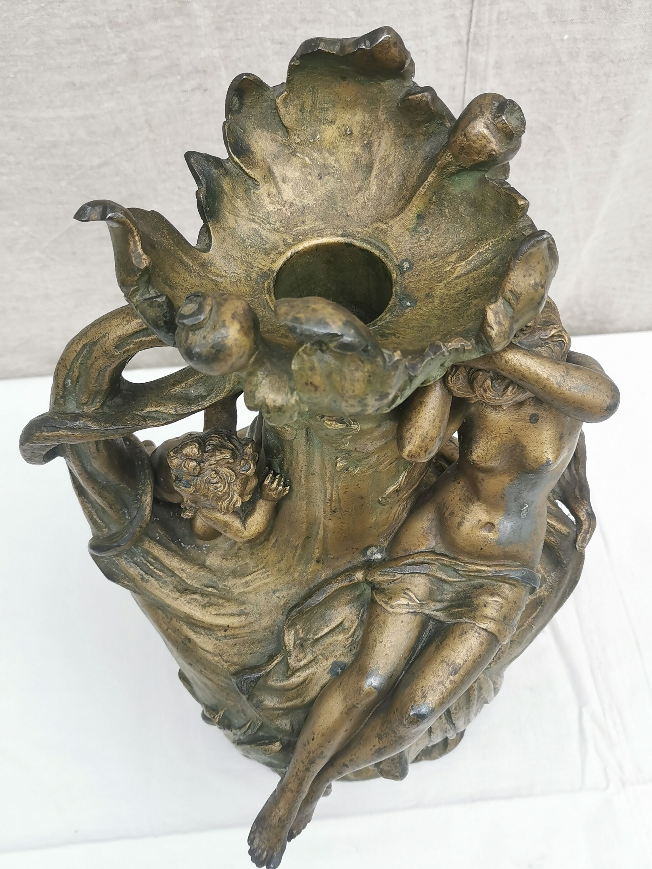 Art-nouveau sculpture signed " hyppolite moreau "